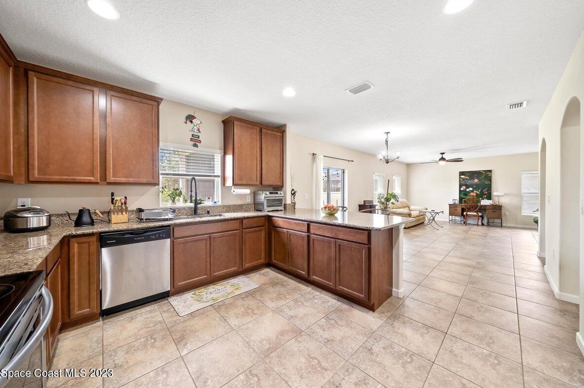 665 Easton Forest Cir, Melbourne FL  32909-6847 exterior