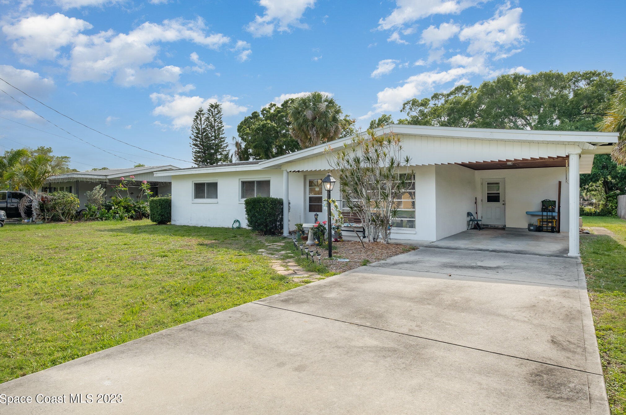 219 Hickory St, Melbourne, FL 32904-3513