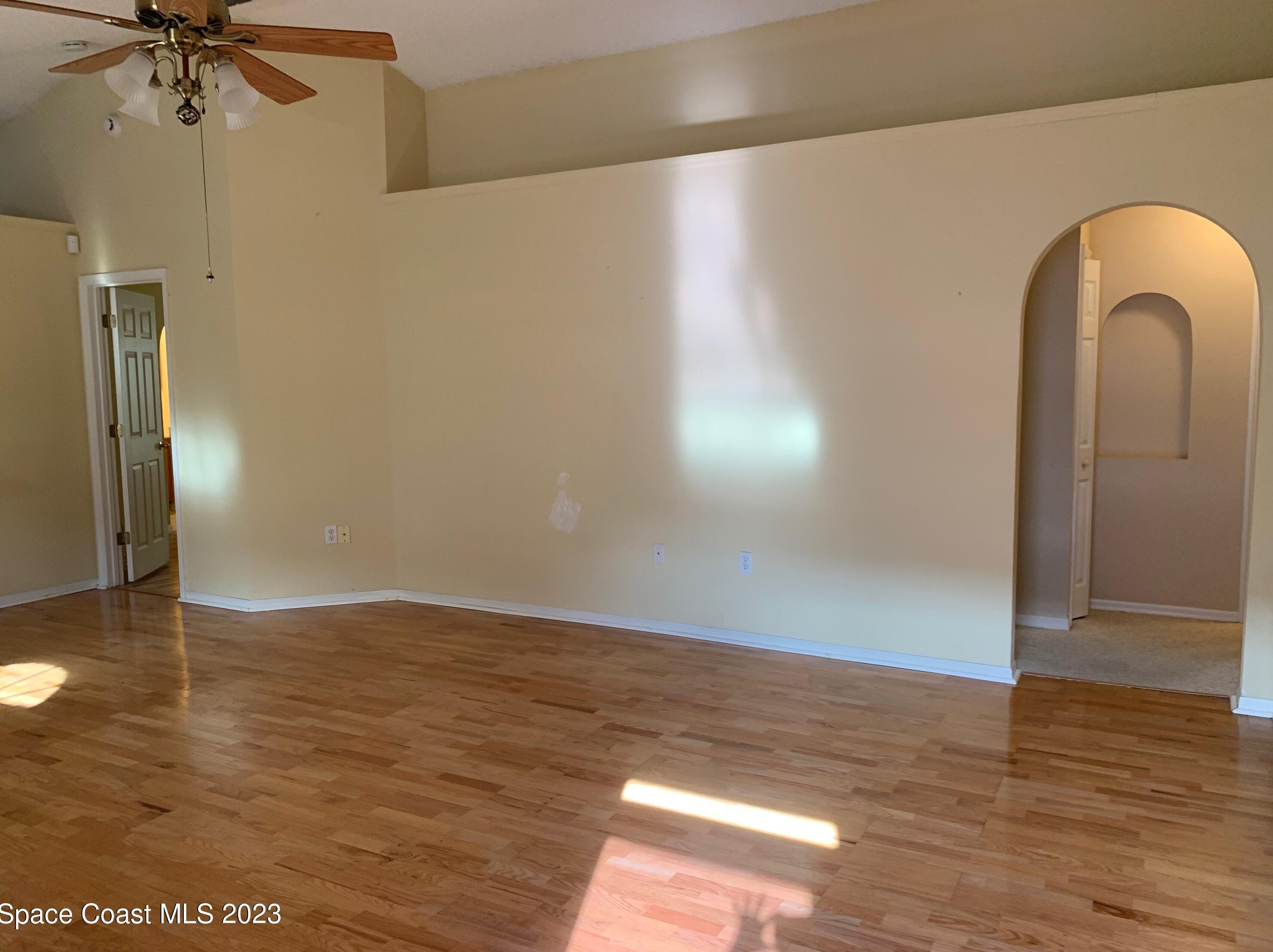 2085 Redwood Cir Ne, Melbourne, FL 32905
