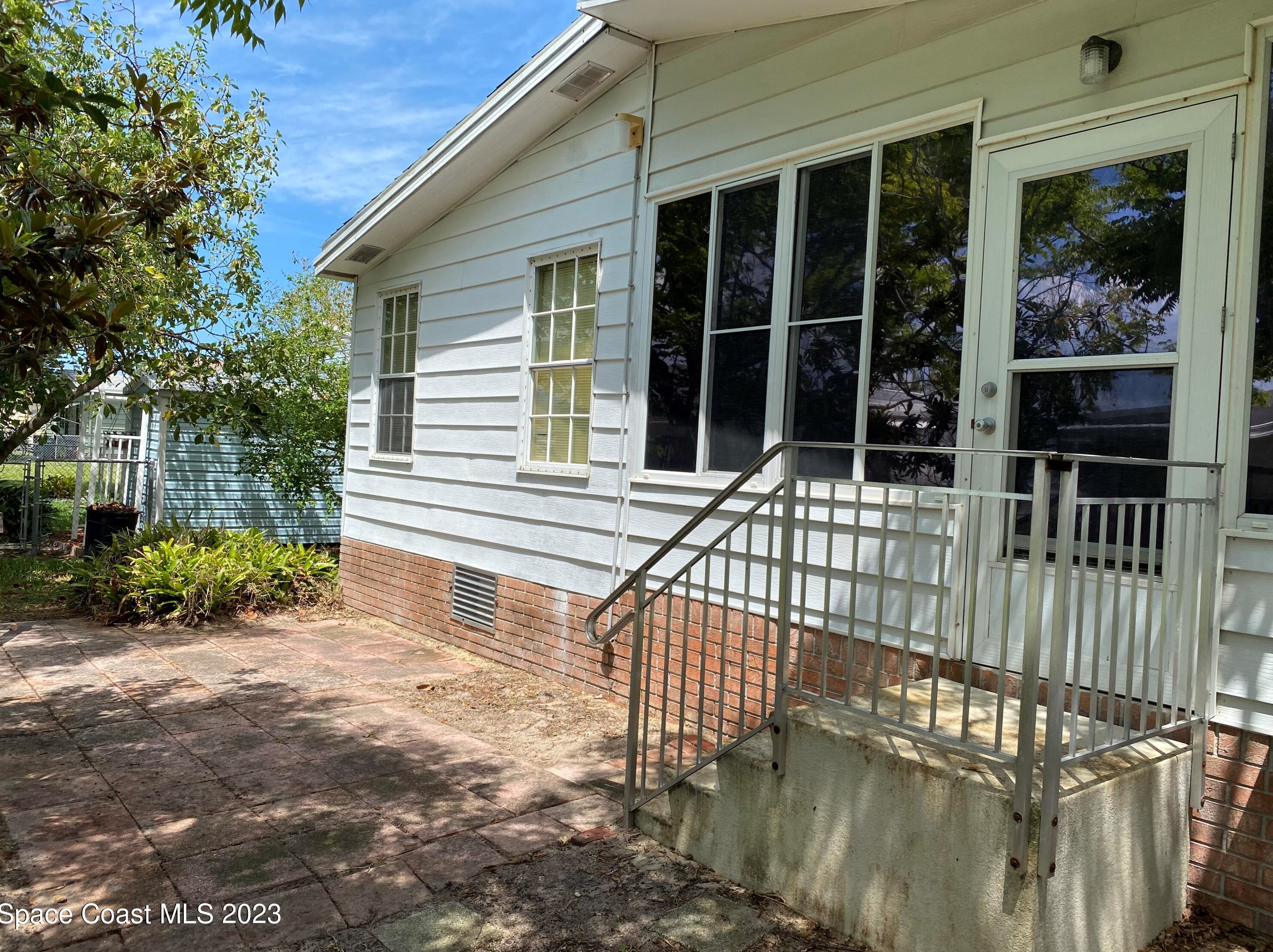 1944 Seagrape St Ne, Melbourne, FL 32905