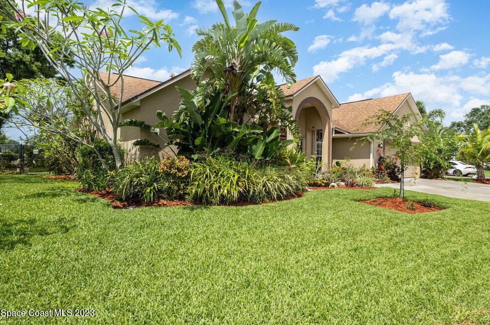 630 Sunset Lakes Dr, Merritt Island, FL 32953-8023