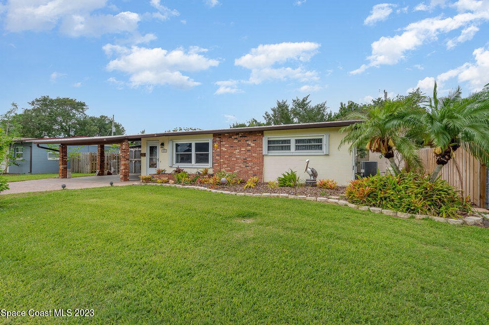 275 Bahama Dr, Merritt Island, FL 32952-3604