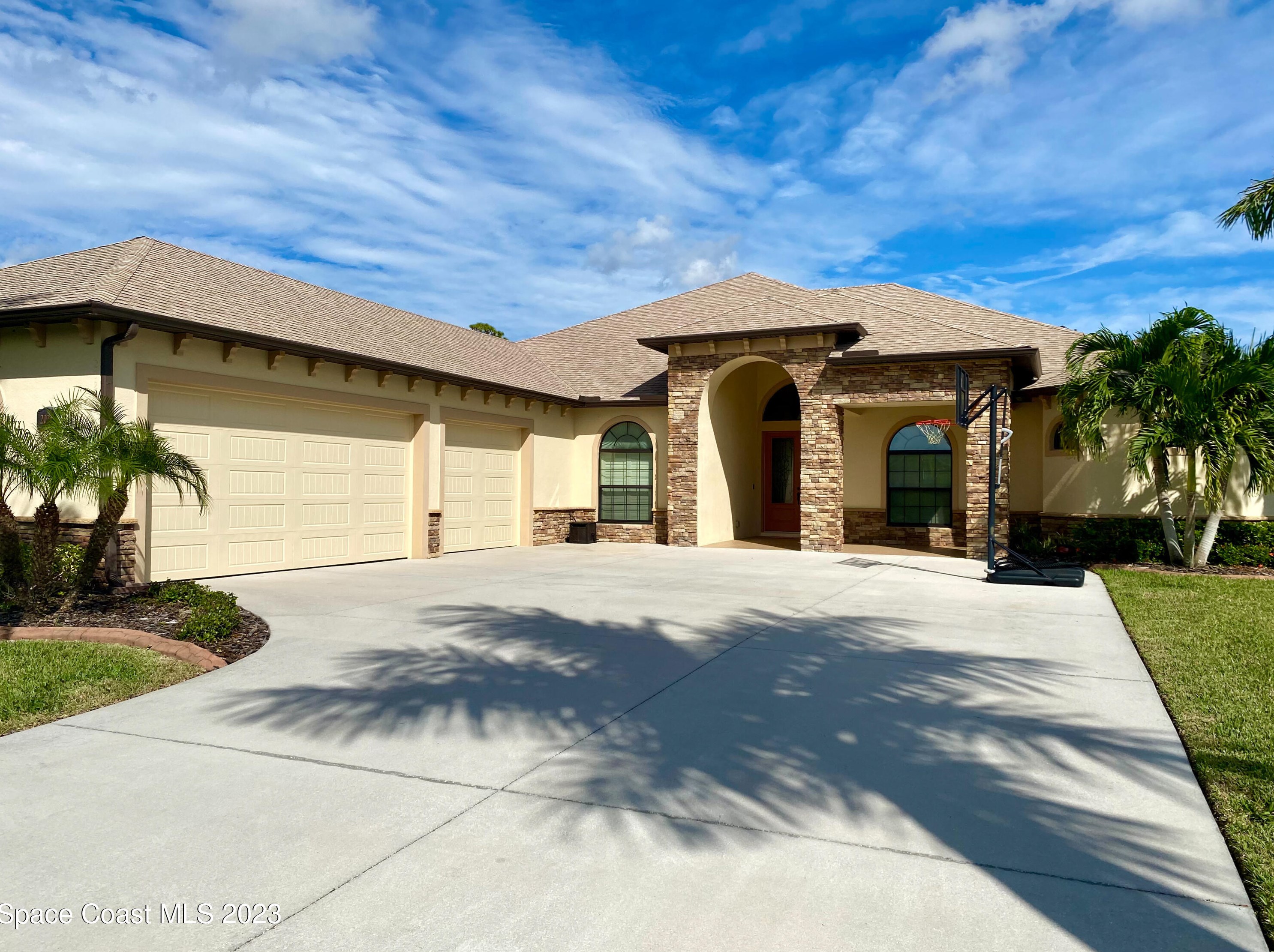 2025 Windbrook Dr, Melbourne, FL 32909-6839