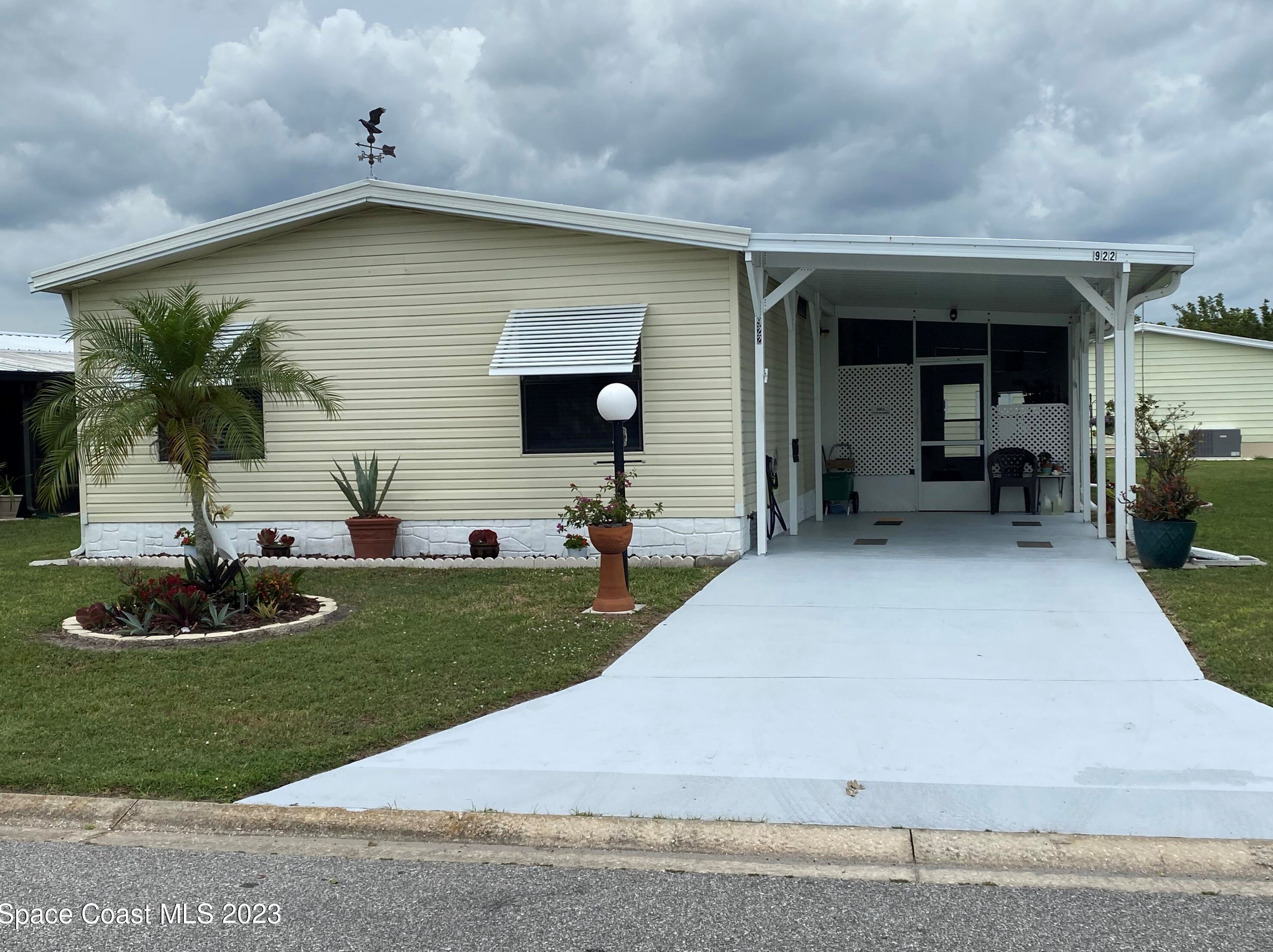 922 Frangipani Dr, Sebastian, FL 32976