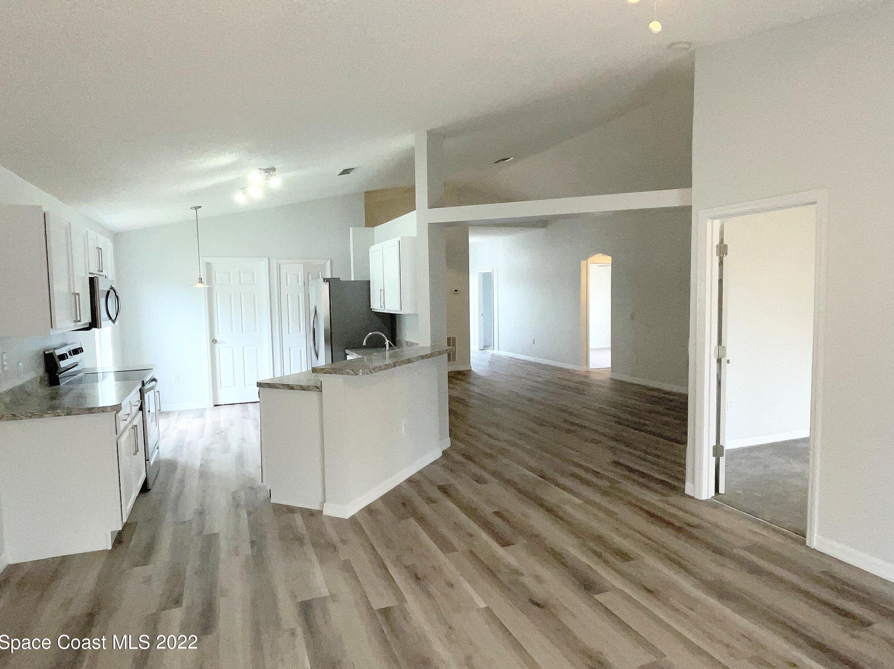 200 Tree Branch Ln, Edgewater, FL 32141