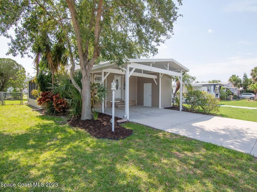 730 Lark Dr, Sebastian, FL 32976