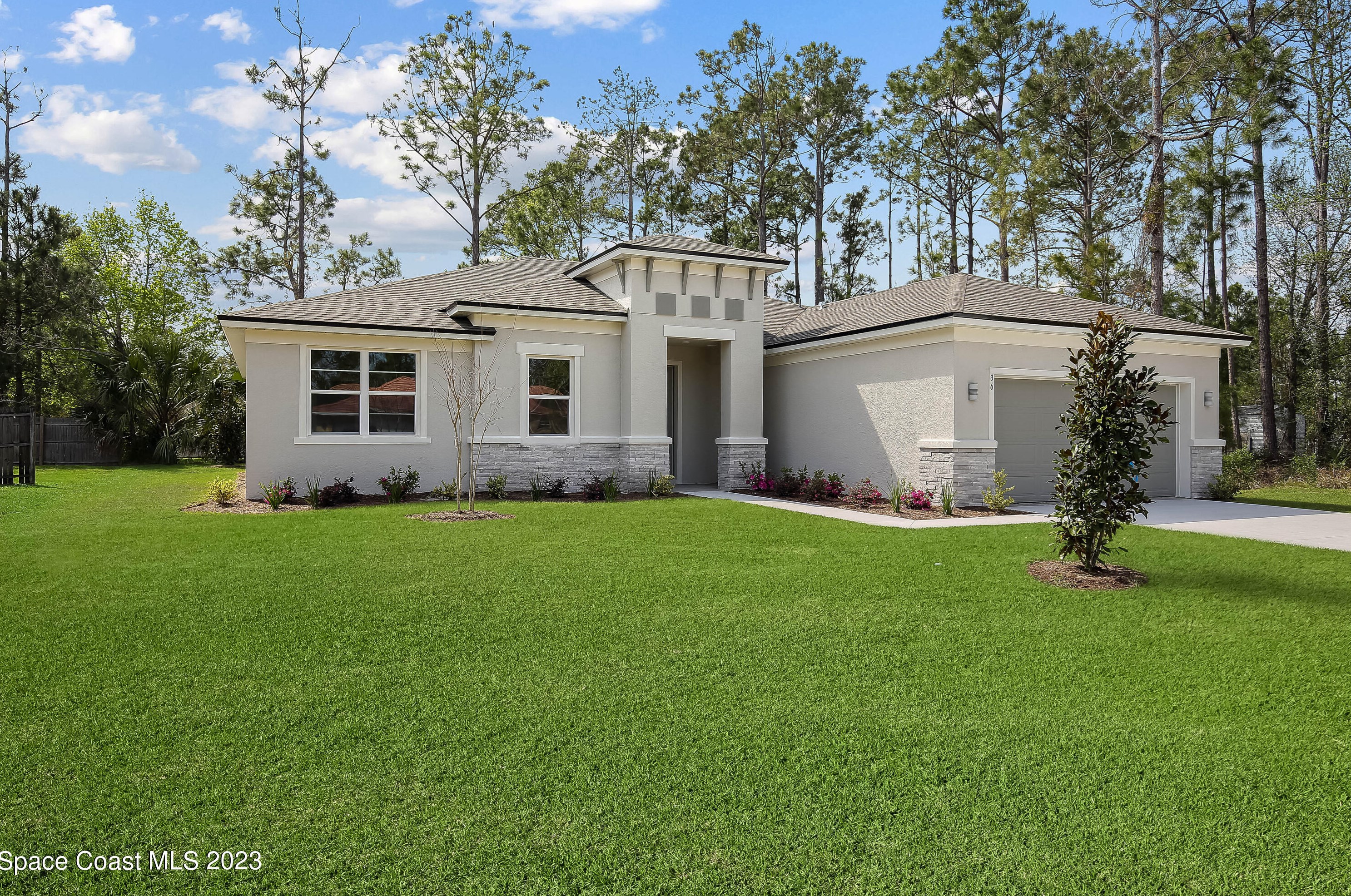 875 Clifton Rd, Melbourne, FL 32909-4608
