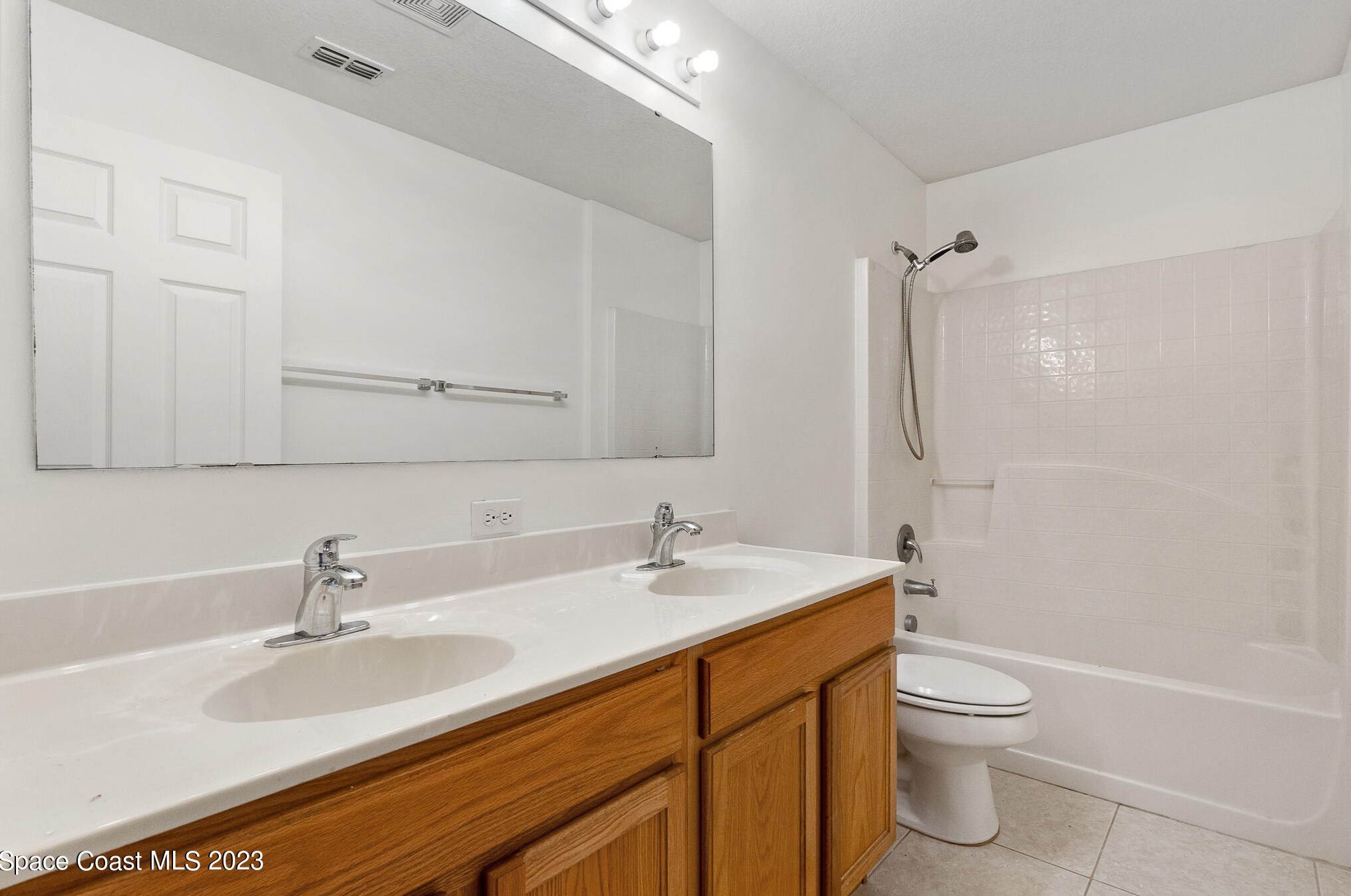 1822 Sorento Cir, Melbourne FL  32904-3108 exterior