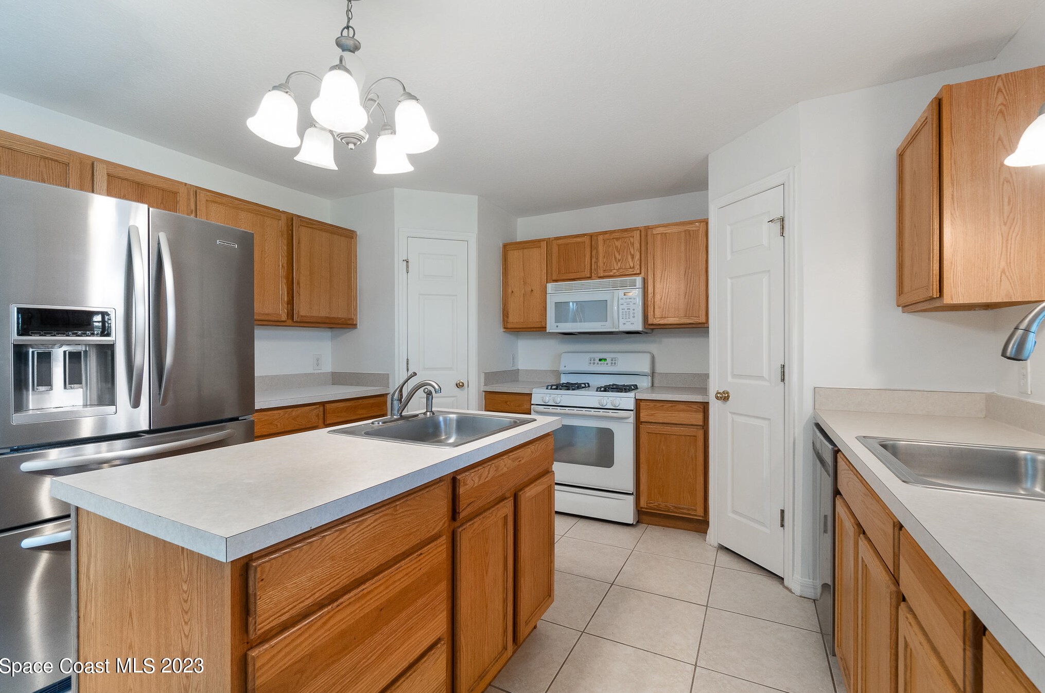 1822 Sorento Cir, Melbourne FL  32904-3108 exterior