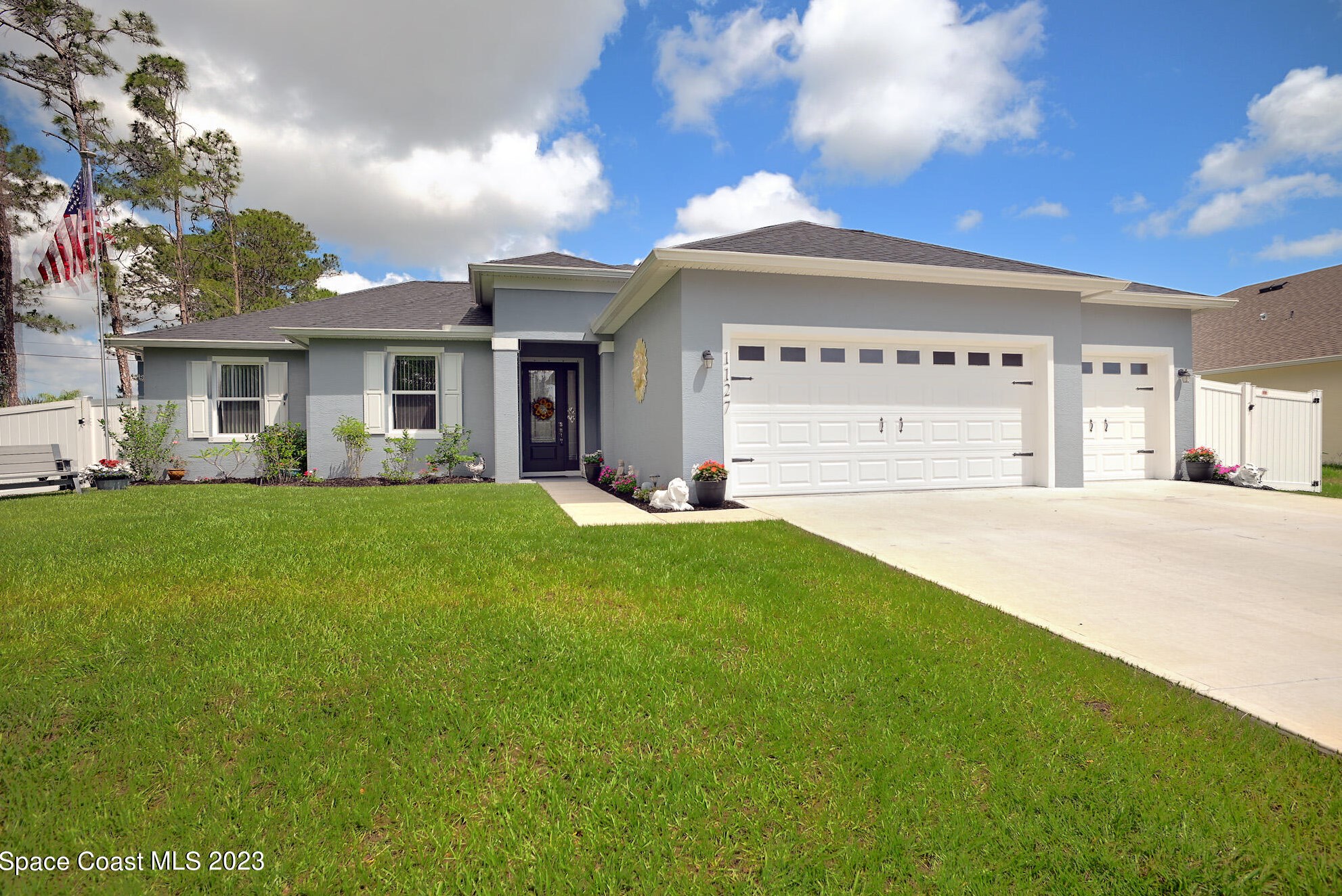 1127 Moon St, Melbourne, FL 32909-9267