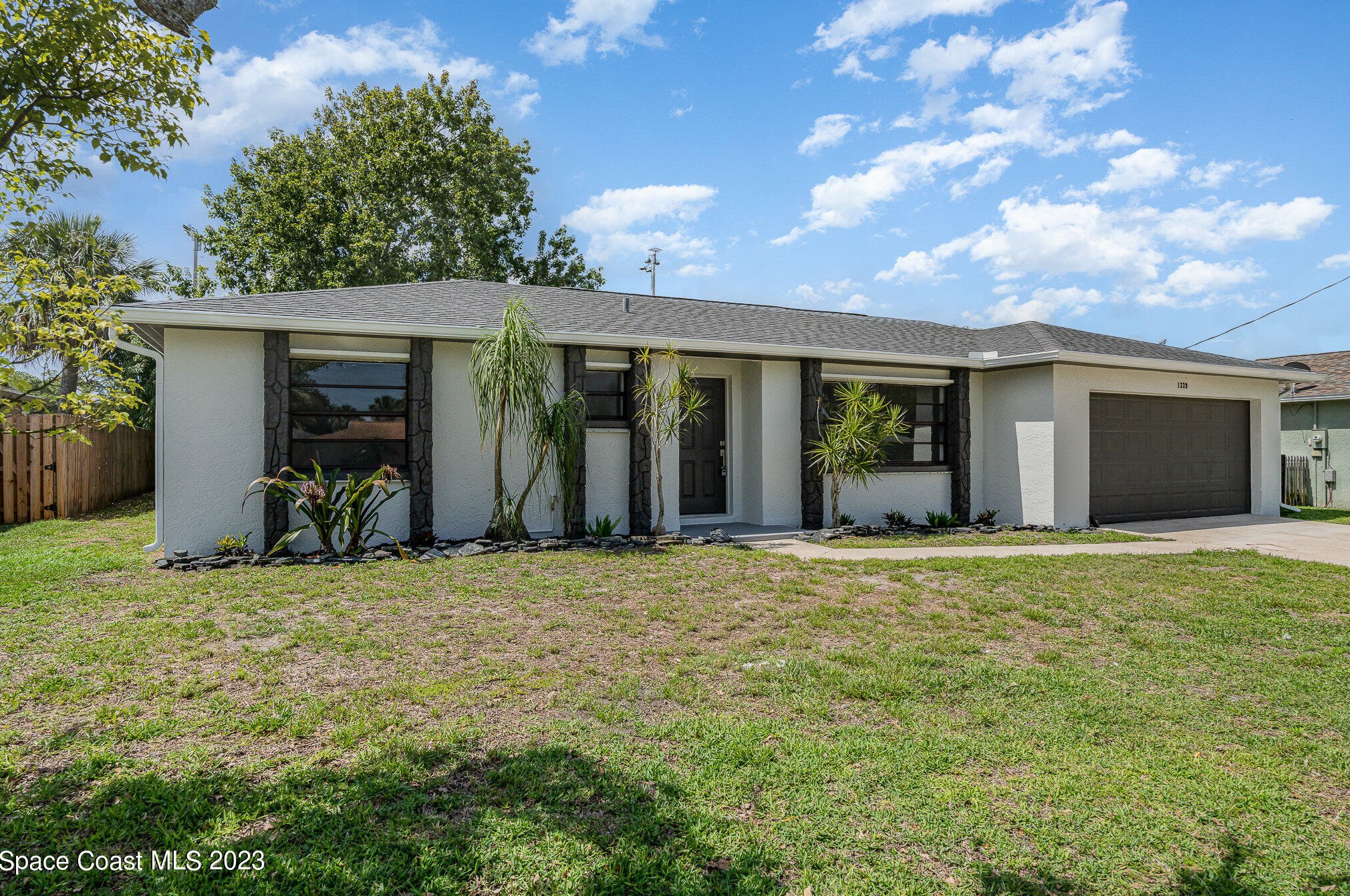 1339 Forest Dr, Melbourne FL  32955-2627 exterior