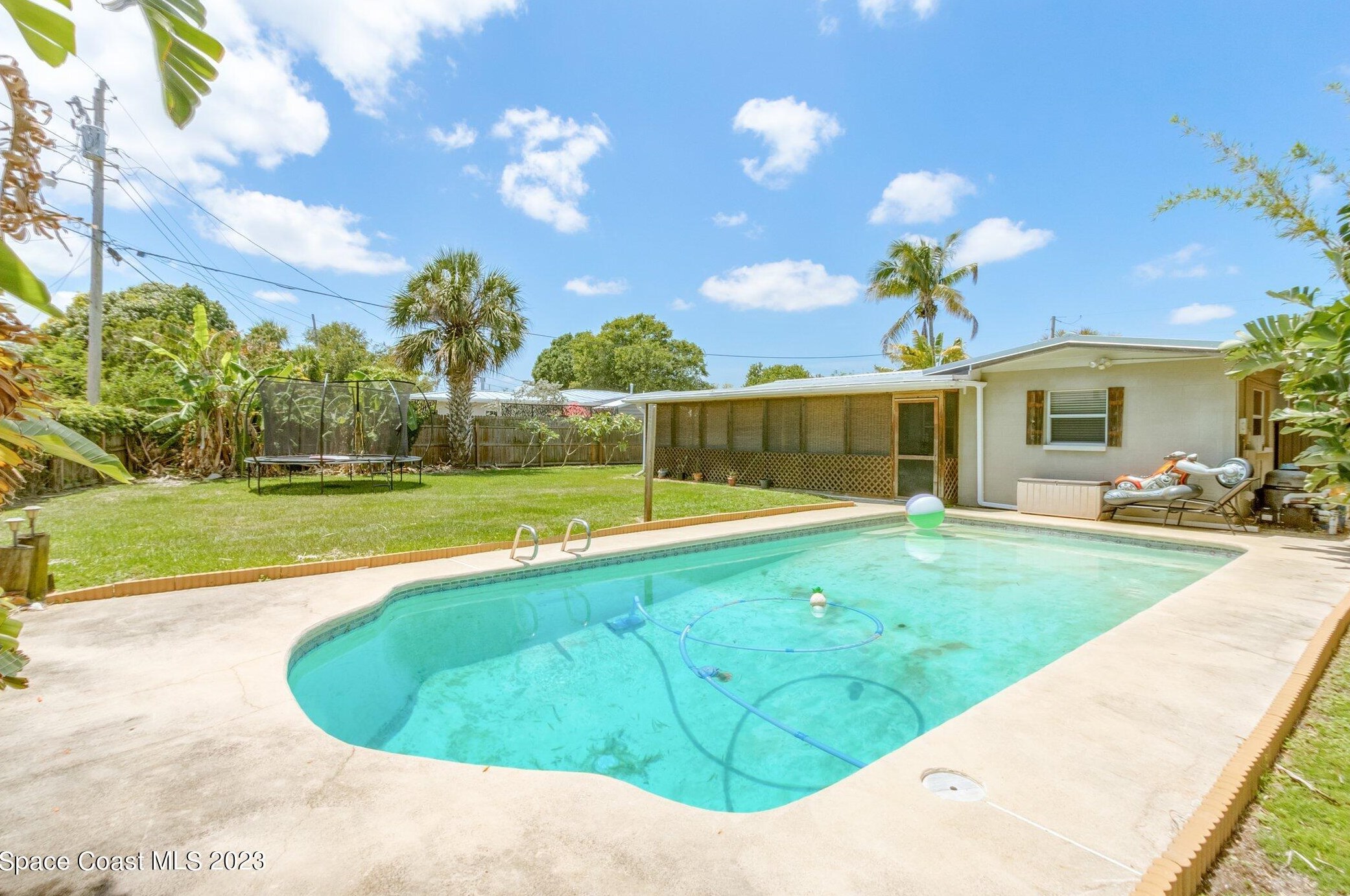 135 Orange Ln, Merritt Island, FL 32953-4641