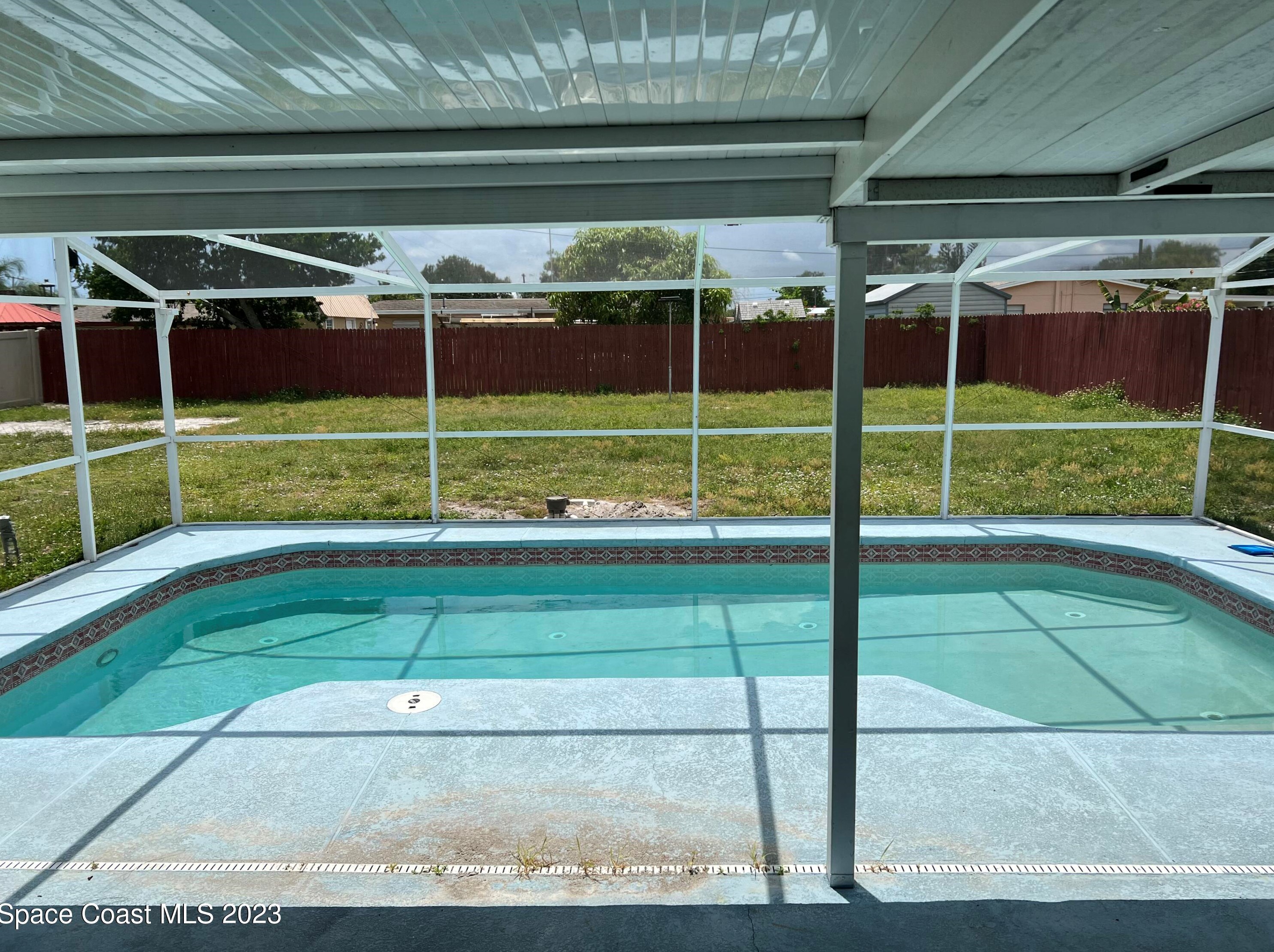 2033 Robinhood Dr, Melbourne, FL 32935