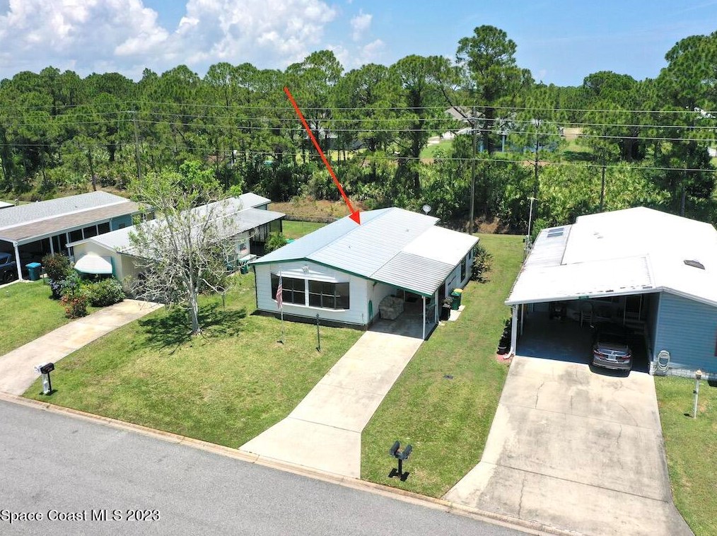1373 Barefoot Cir, Sebastian, FL 32976