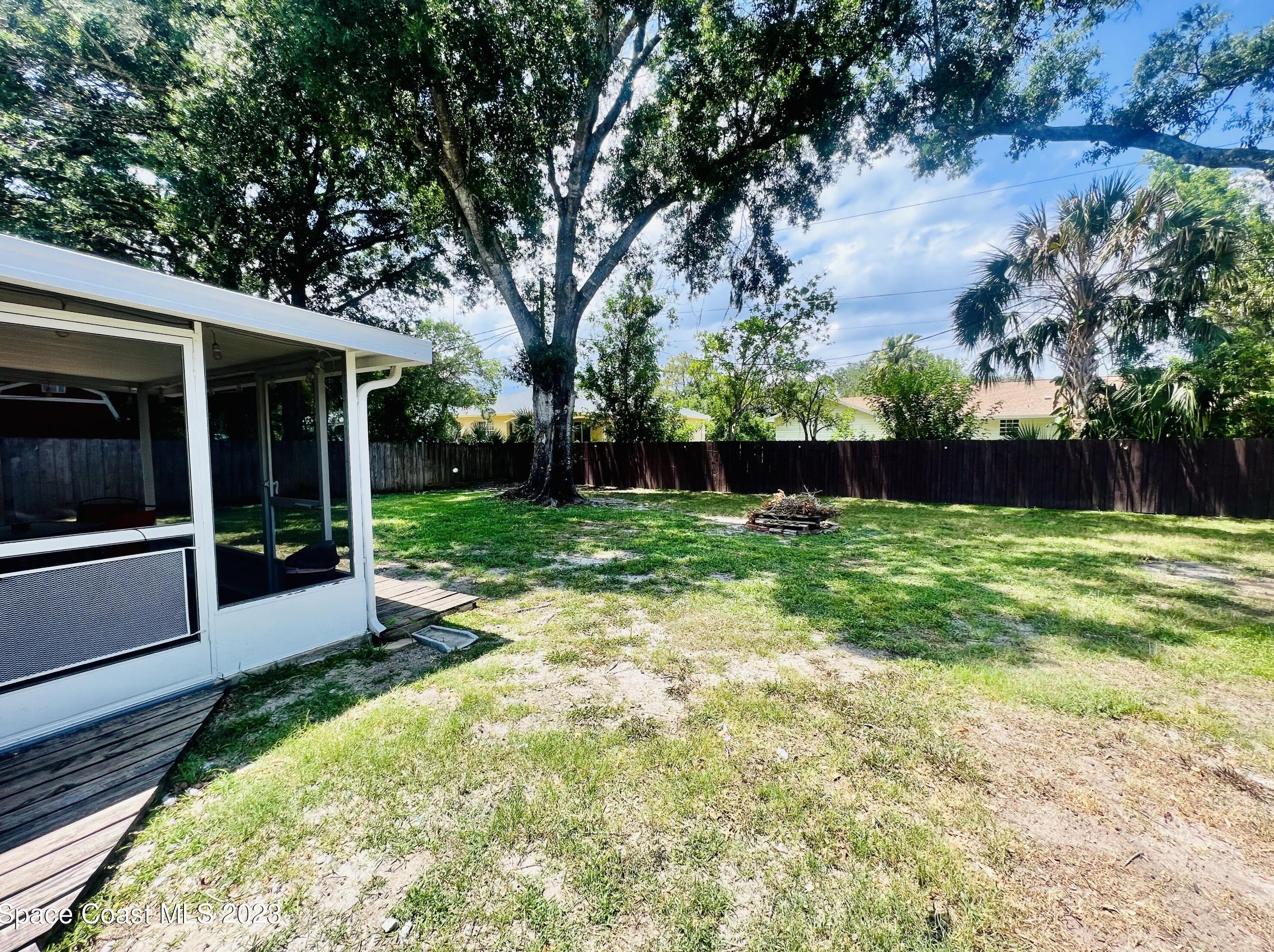 959 Quail St, Melbourne, FL 32909-5216