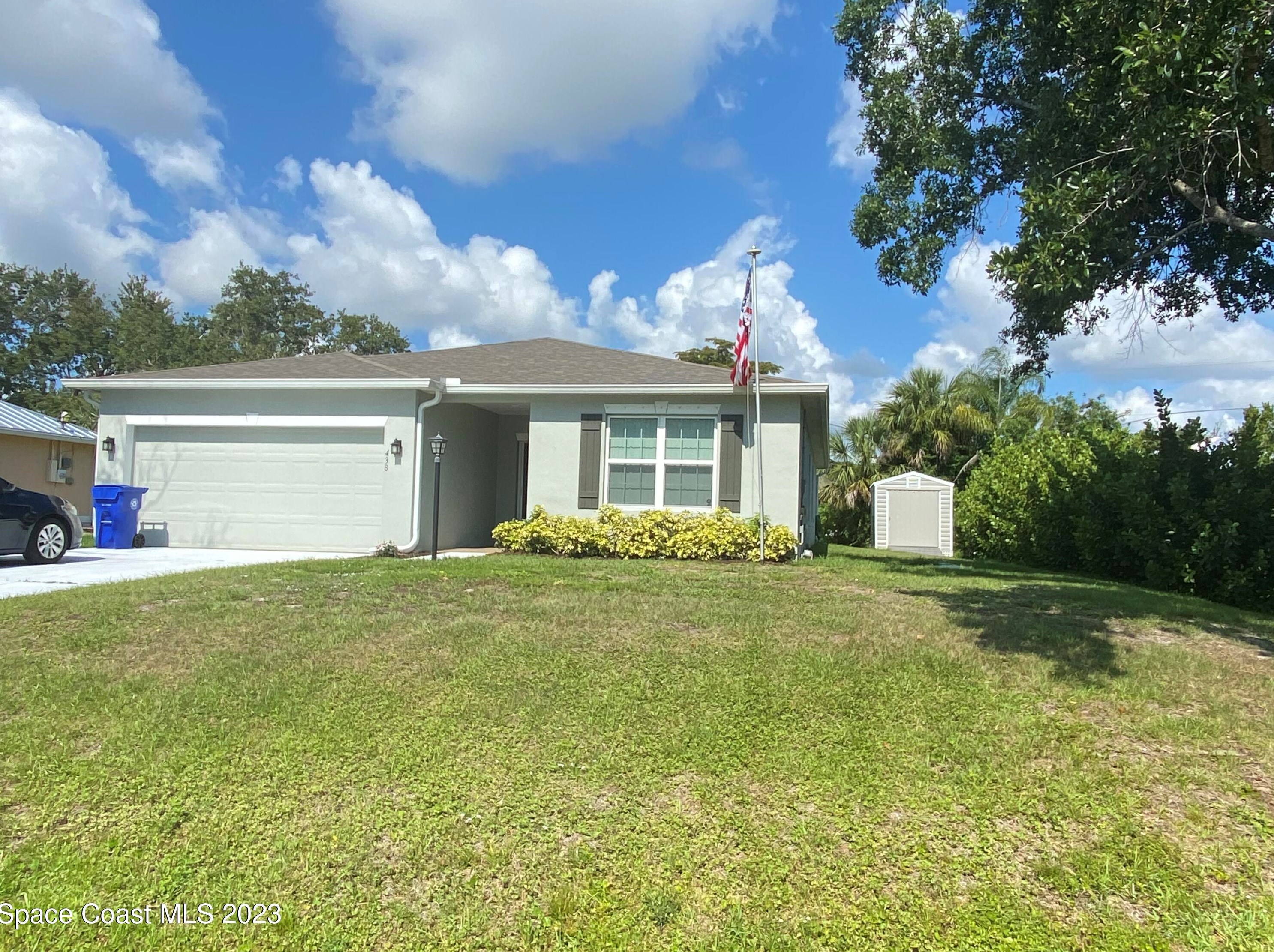 438 Pine St, Sebastian, FL 32958