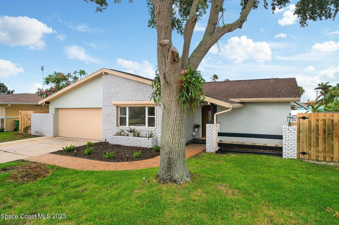 1625 Larchmont Ct, Merritt Island FL 32952-5668 exterior