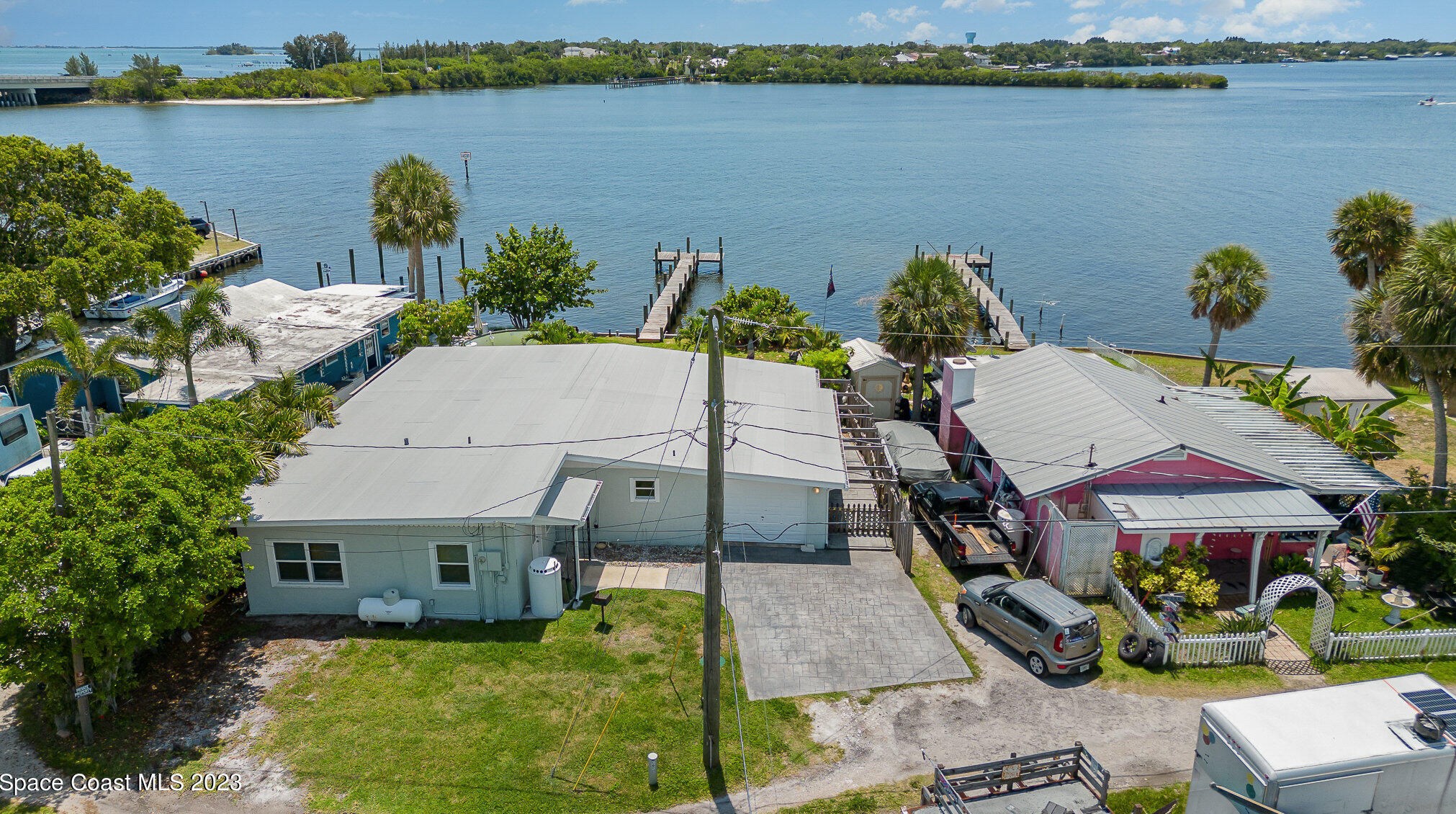 3957 Canal Dr, Sebastian, FL 32976