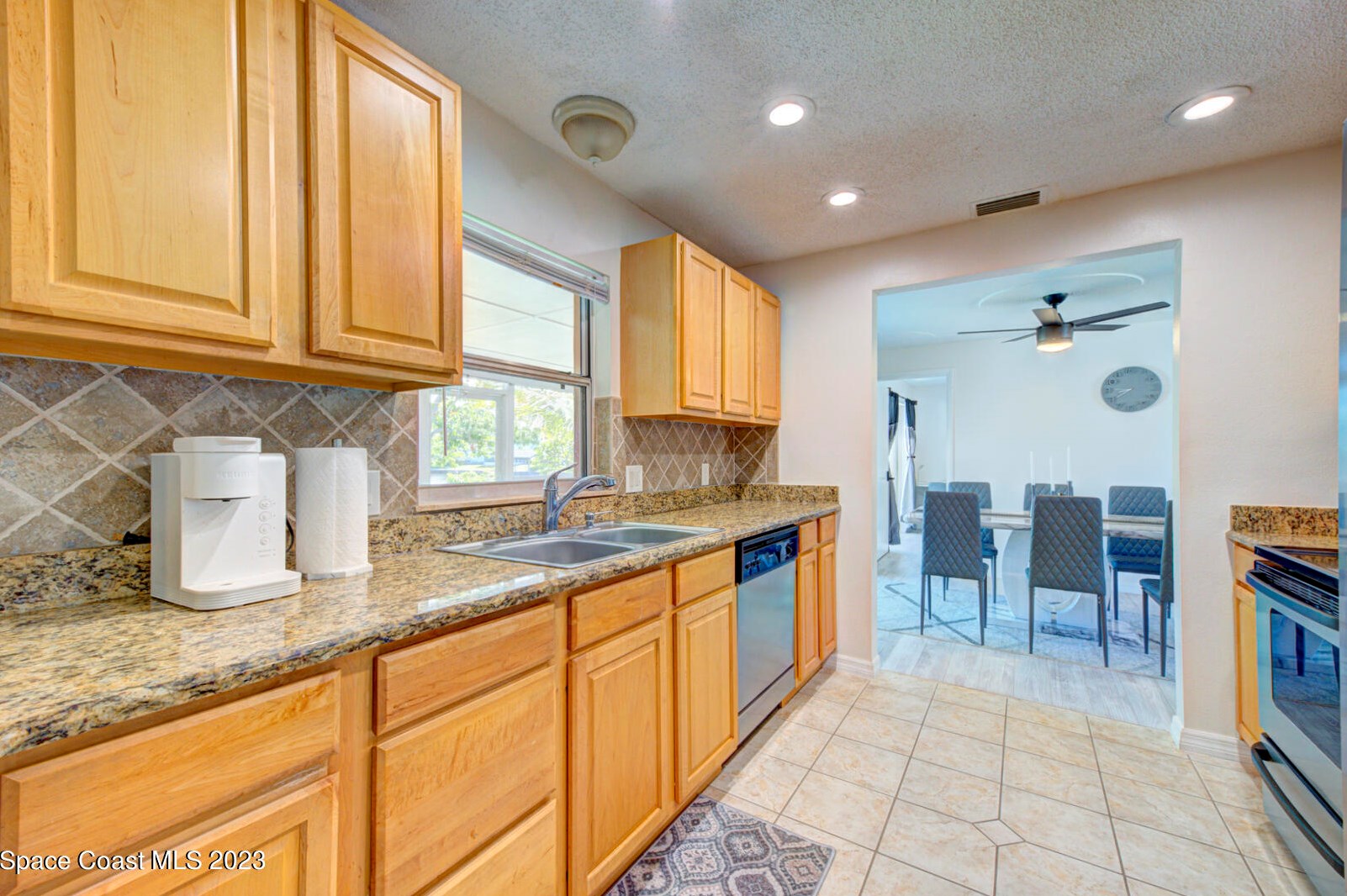 1505 Central Ave, Merritt Island FL 32952-5677 exterior