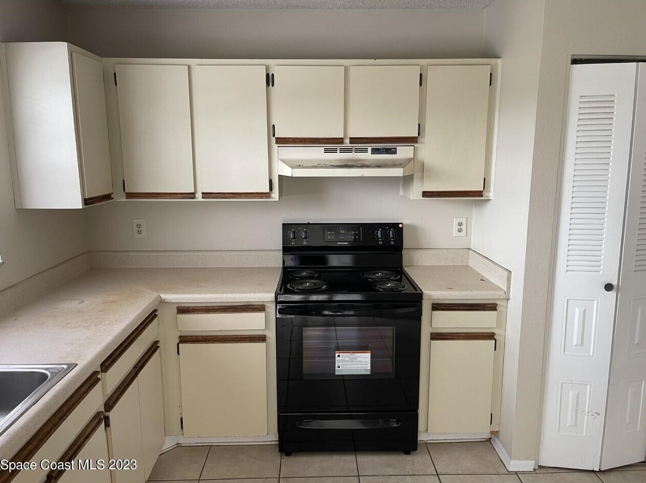 1342 San Filippo Dr Se, Melbourne, FL 32909
