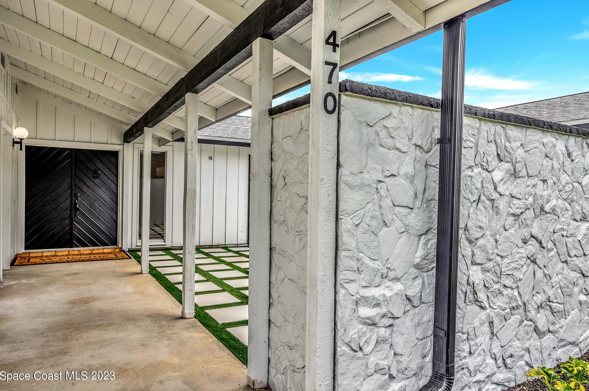 470 Rio Vista Ln, Merritt Island FL  32952-5226 exterior