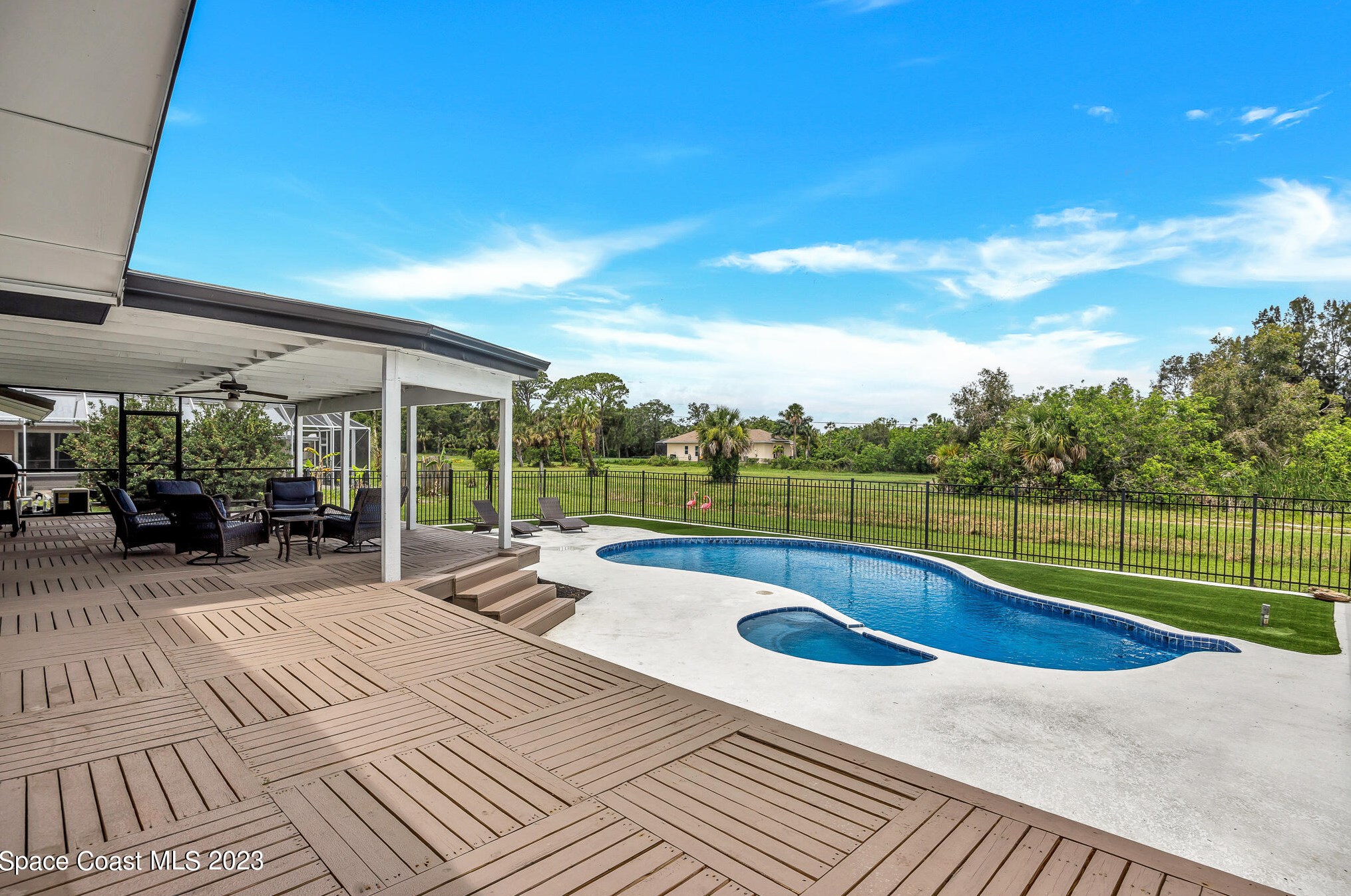 470 Rio Vista Ln, Merritt Island FL  32952-5226 exterior