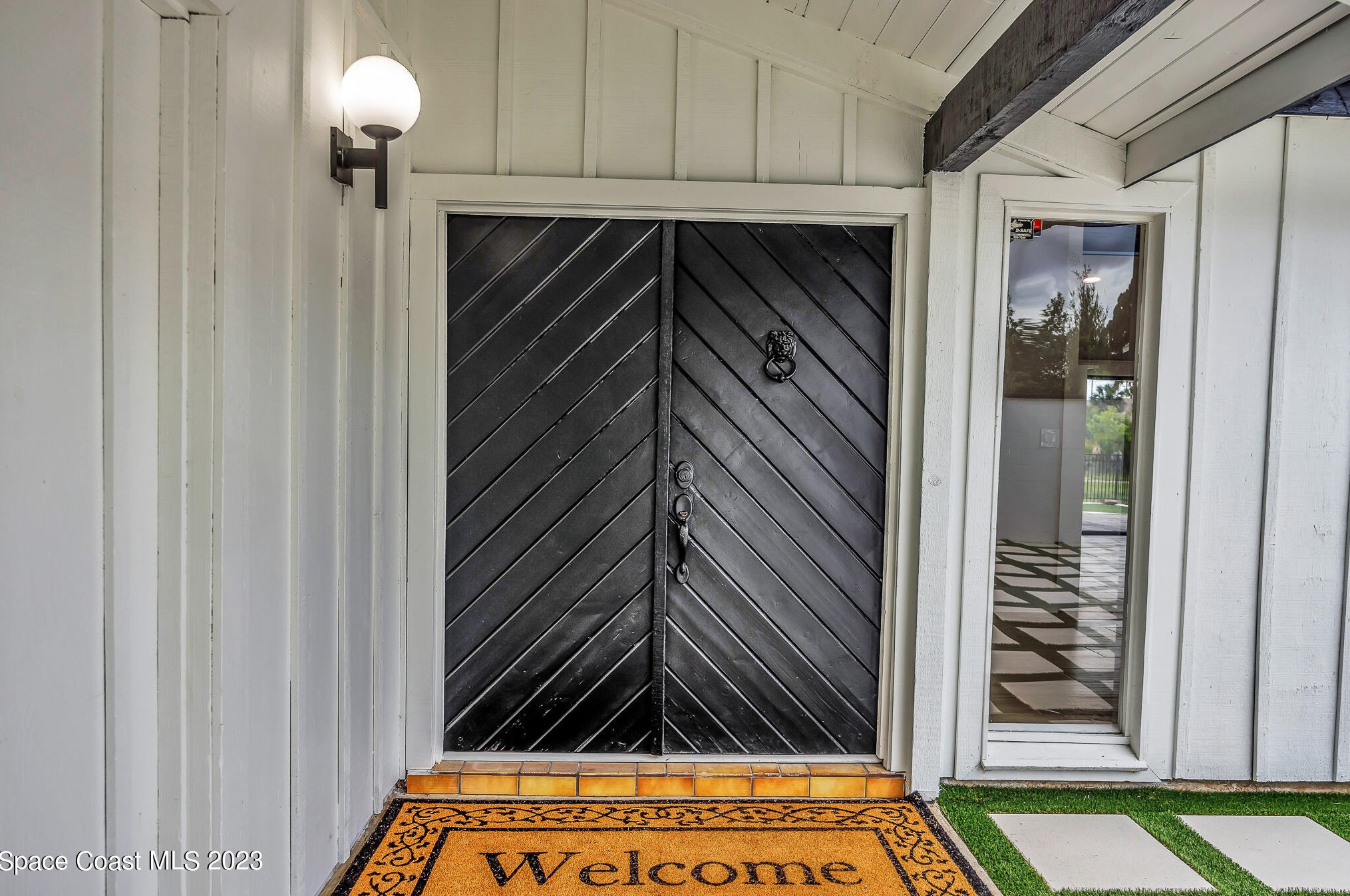 470 Rio Vista Ln, Merritt Island FL  32952-5226 exterior