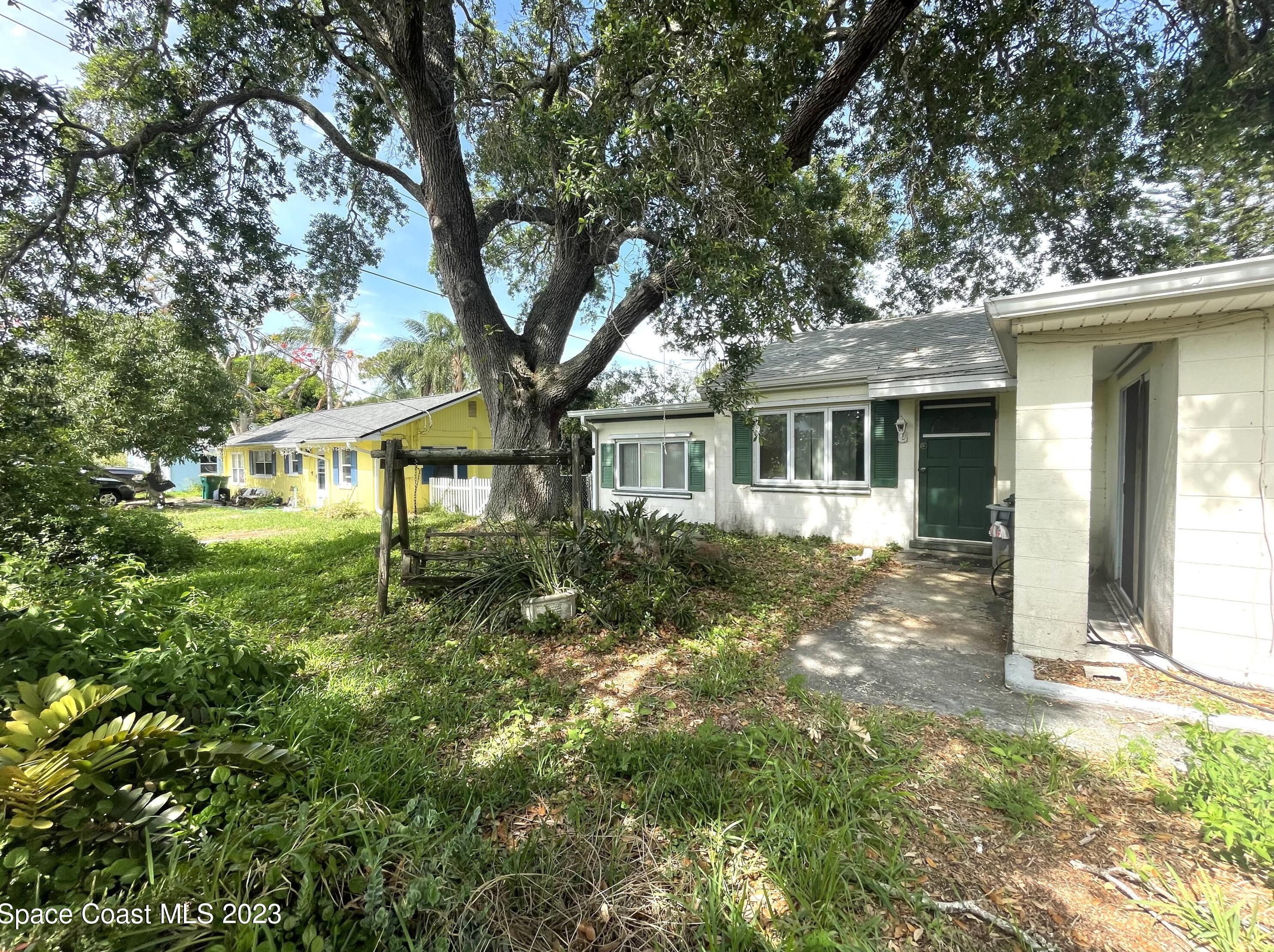 1392 Lenora Dr, Merritt Island, FL 32952-5156