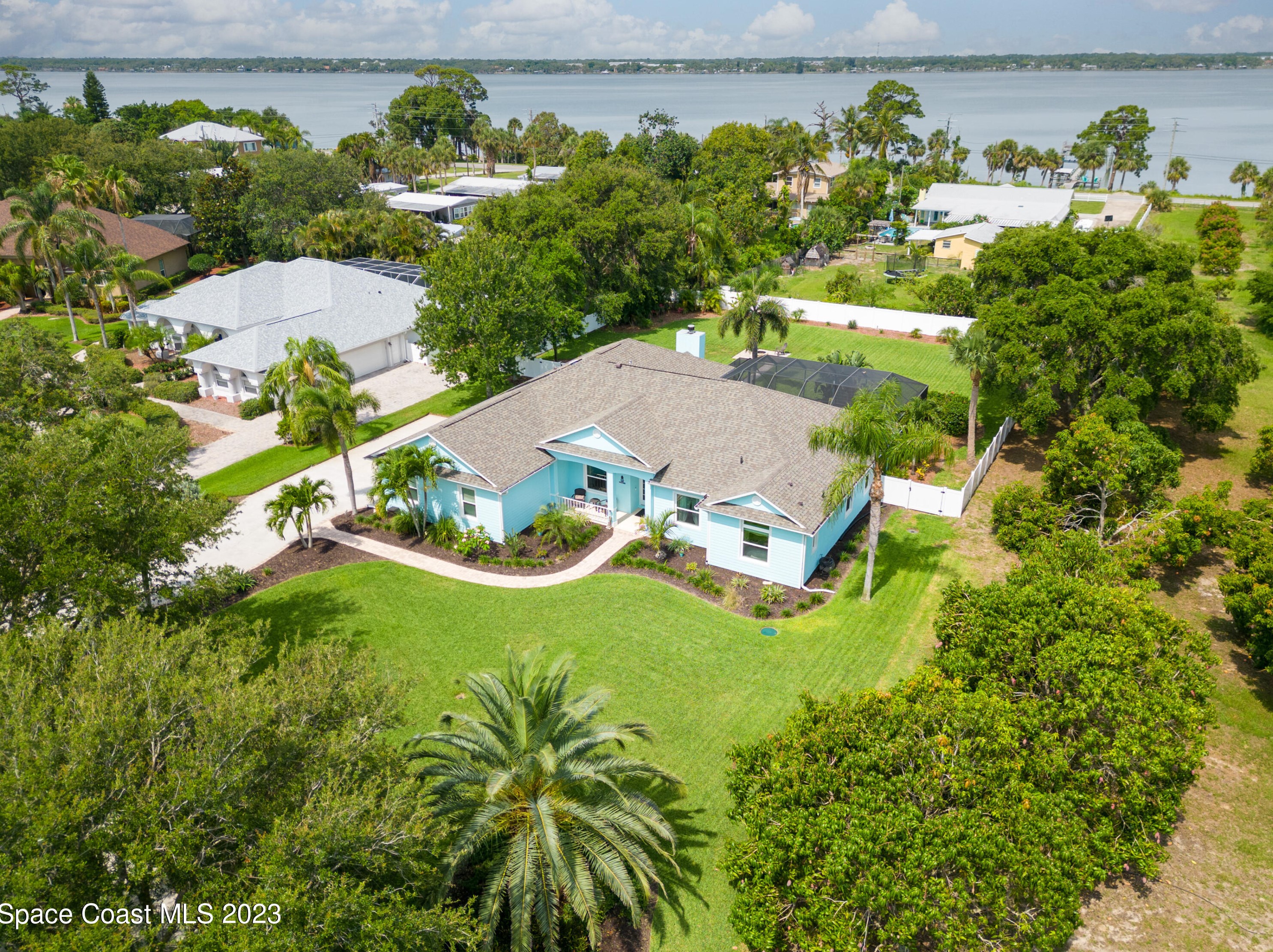 850 Maple Ridge Dr, Merritt Island, FL 32952-4174