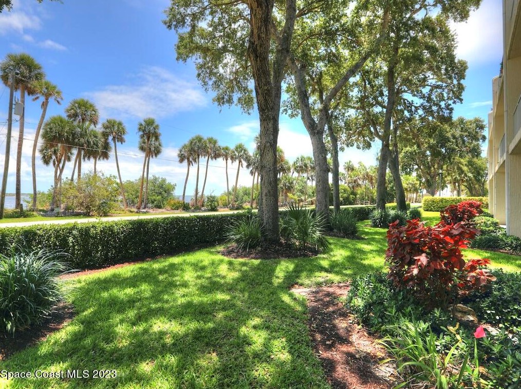 13570 Westport Dr Apt 105, Sebastian, FL 32958