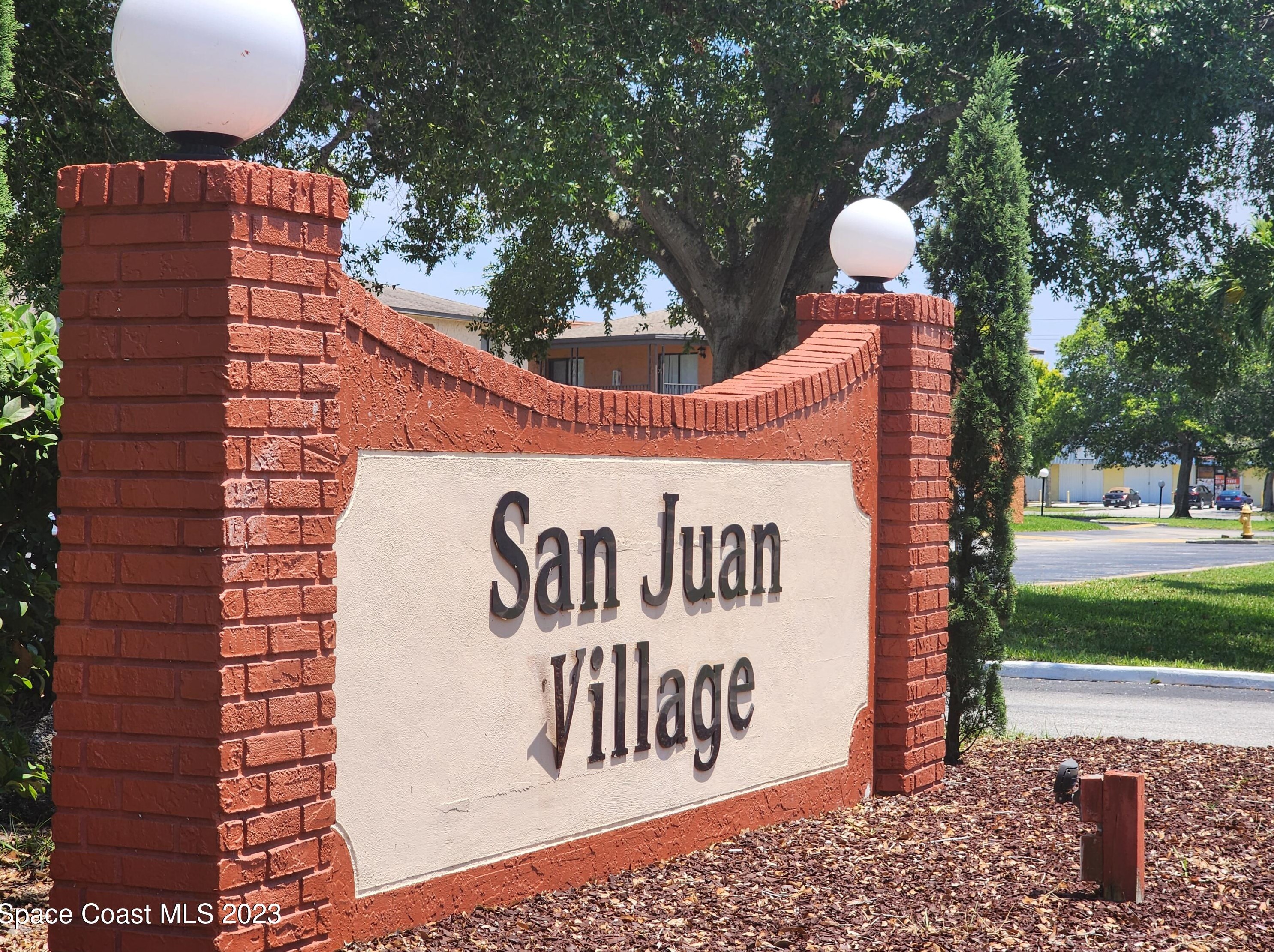 136 San Juan Cir, Melbourne FL  32935-5414 exterior