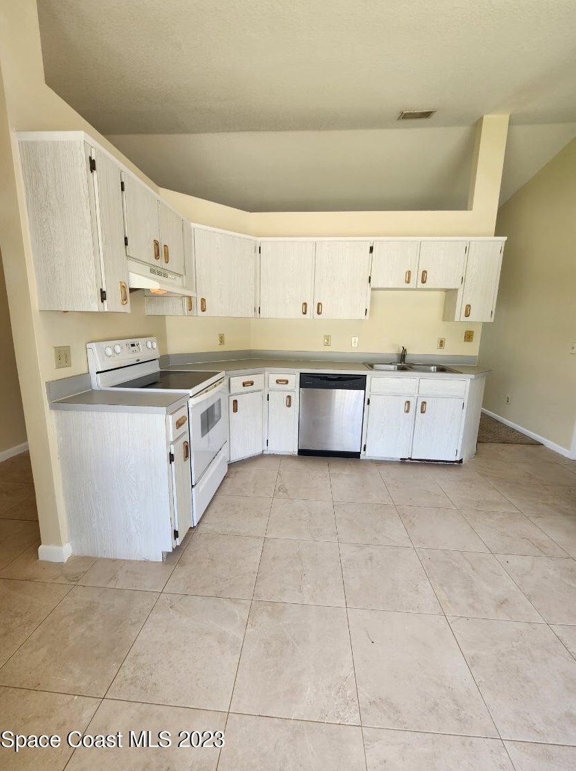 1580 Jacobin St, Melbourne, FL 32907-9420