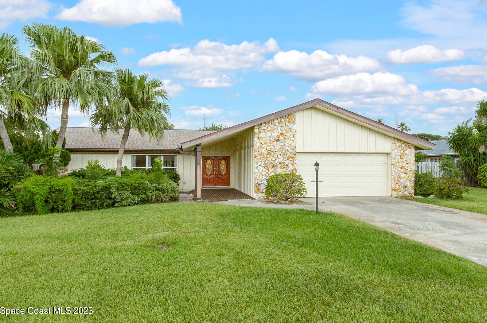 536 Solitaire Palm Dr, Melbourne, FL 32903-3828