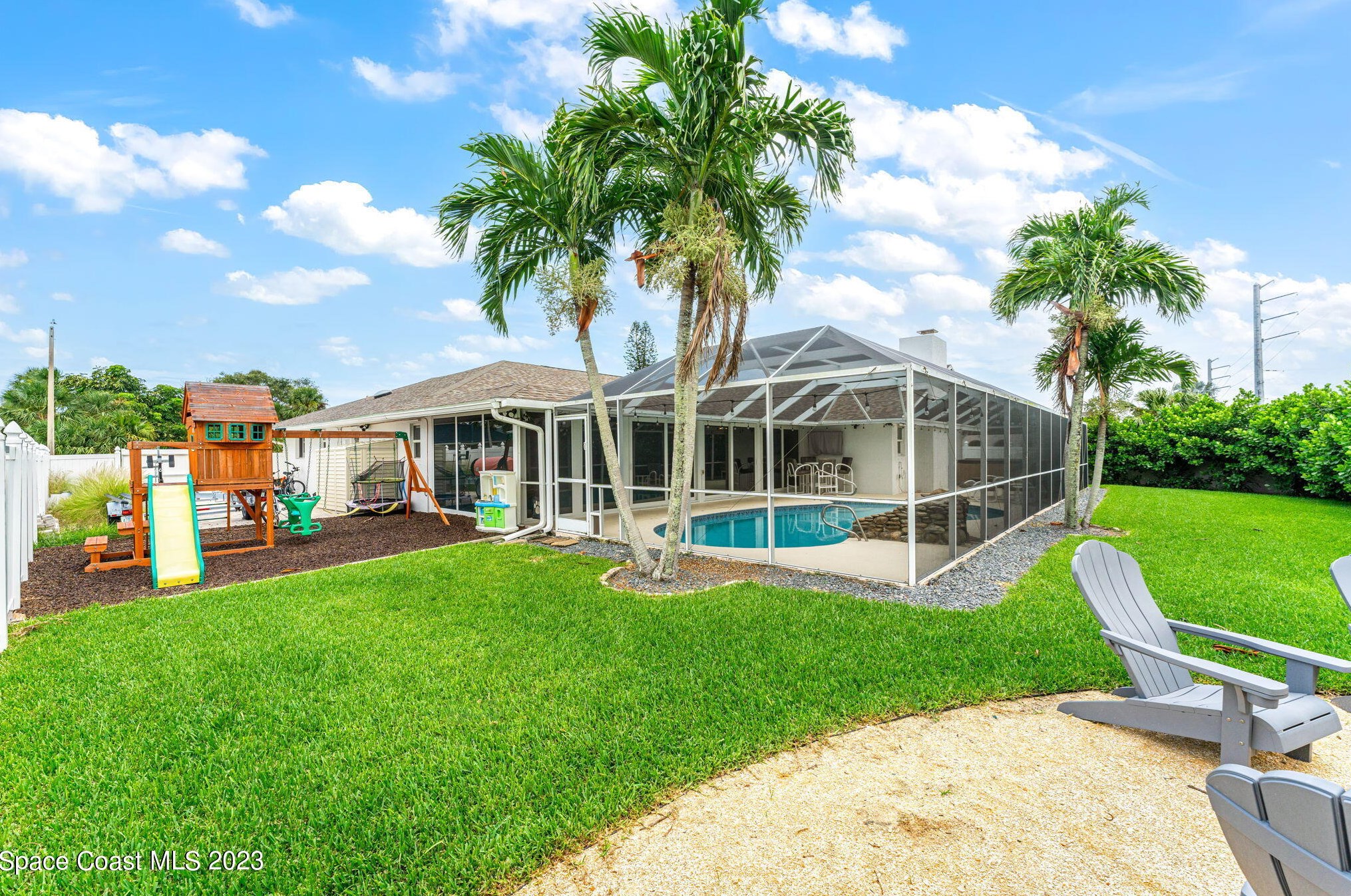 572 Spindle Palm Dr, Melbourne FL  32903-3855 exterior