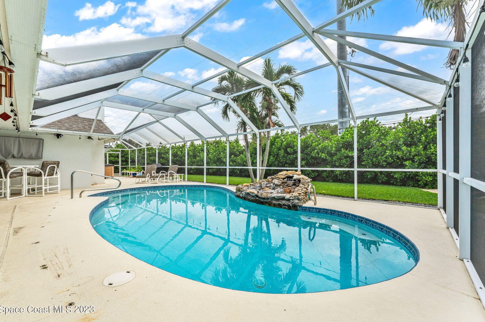 572 Spindle Palm Dr, Melbourne FL  32903-3855 exterior