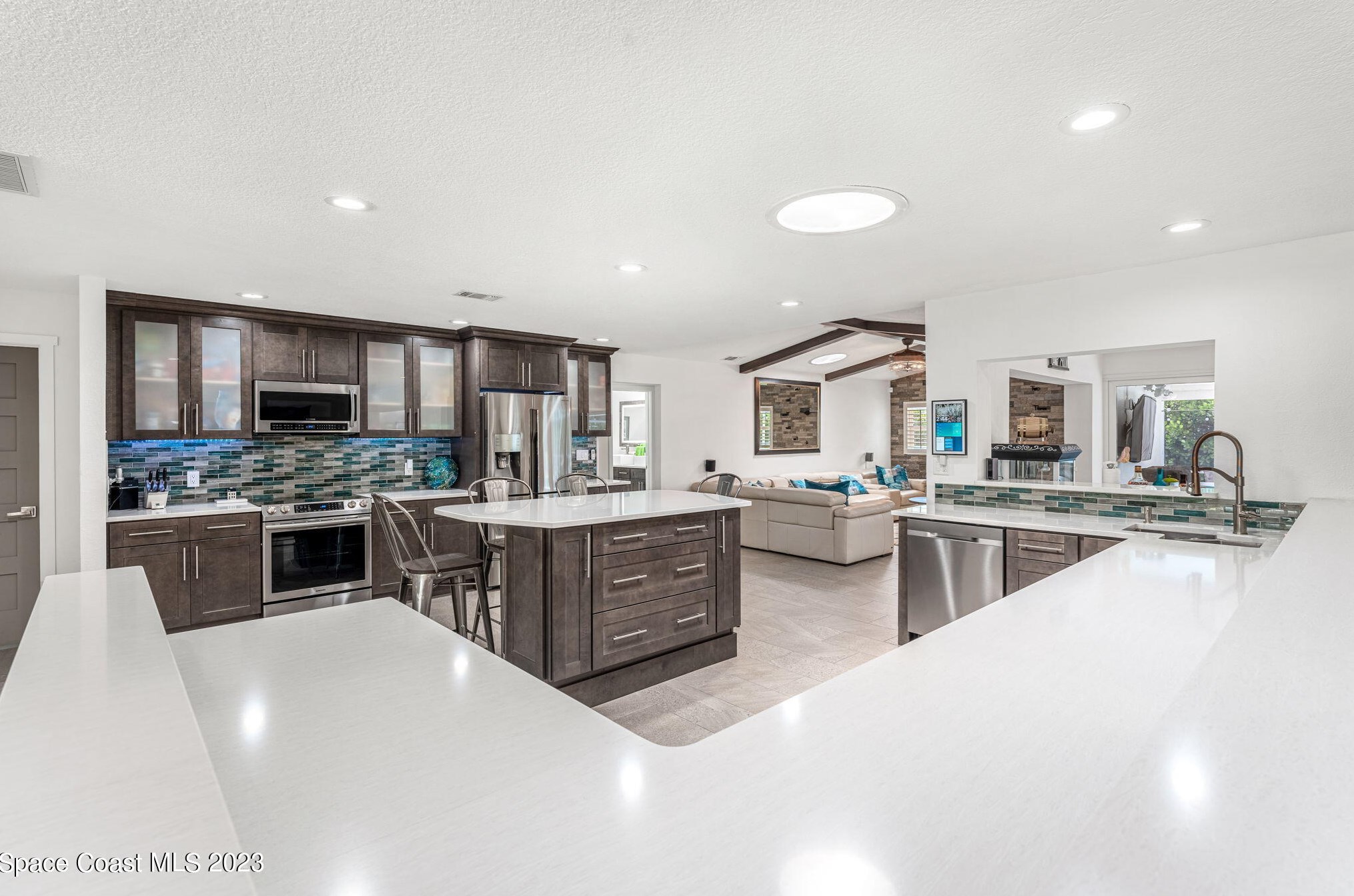 572 Spindle Palm Dr, Melbourne FL  32903-3855 exterior