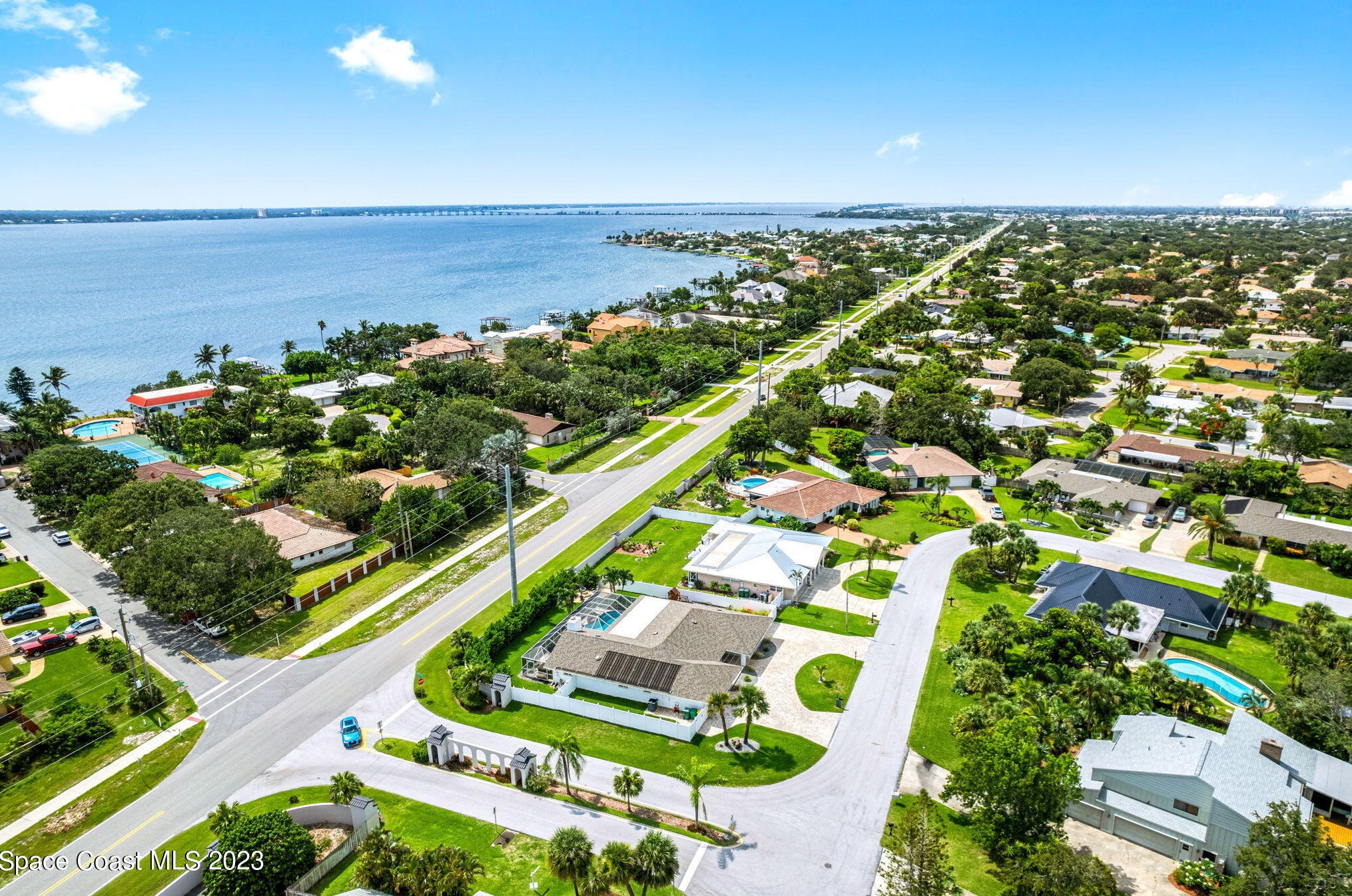 572 Spindle Palm Dr, Melbourne FL  32903-3855 exterior