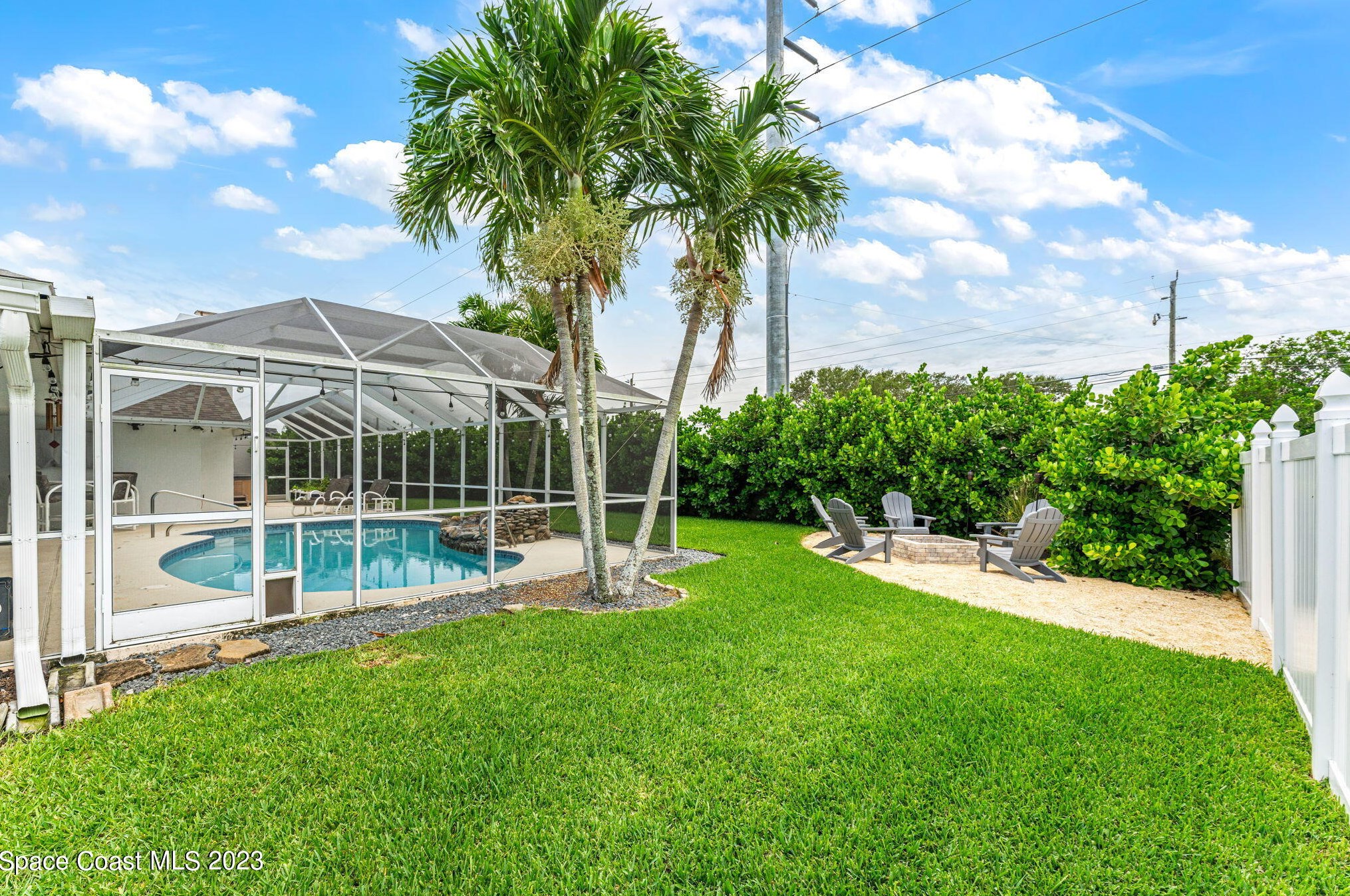 572 Spindle Palm Dr, Melbourne FL  32903-3855 exterior