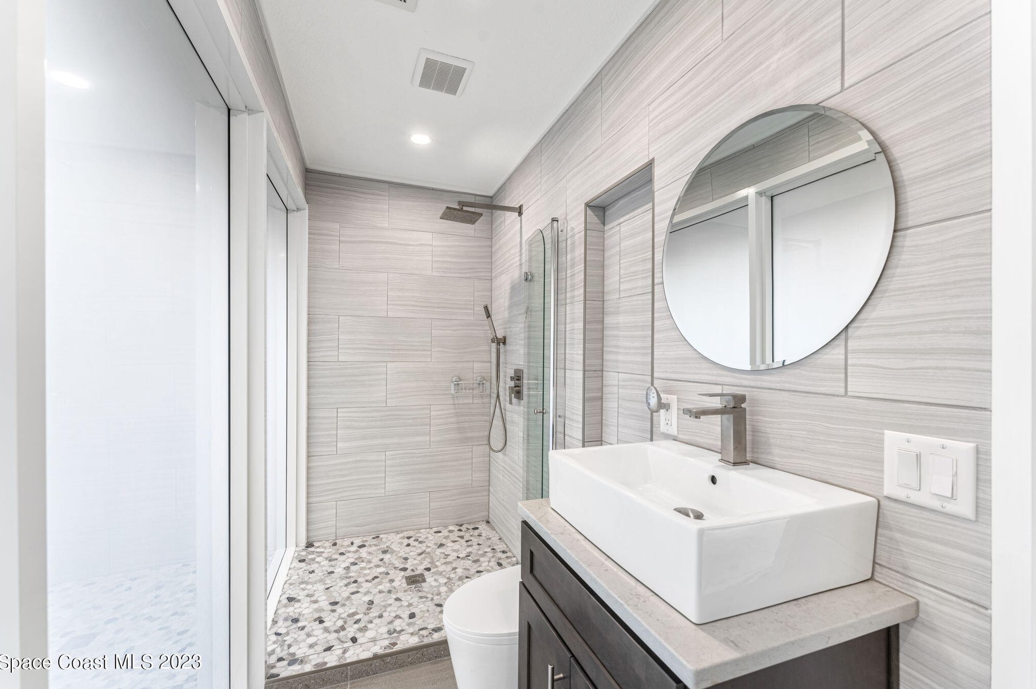 572 Spindle Palm Dr, Melbourne FL  32903-3855 exterior