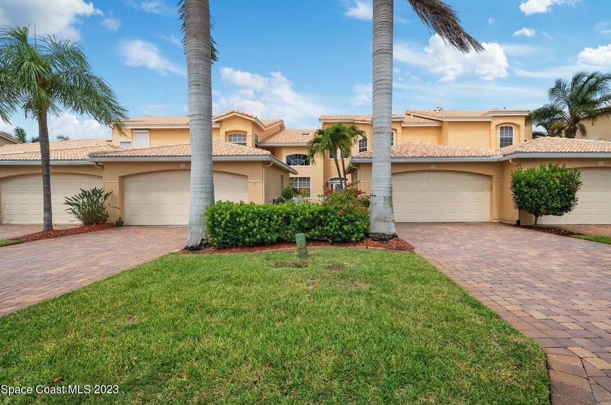 513 Island Ct, Melbourne, FL 32937-4345