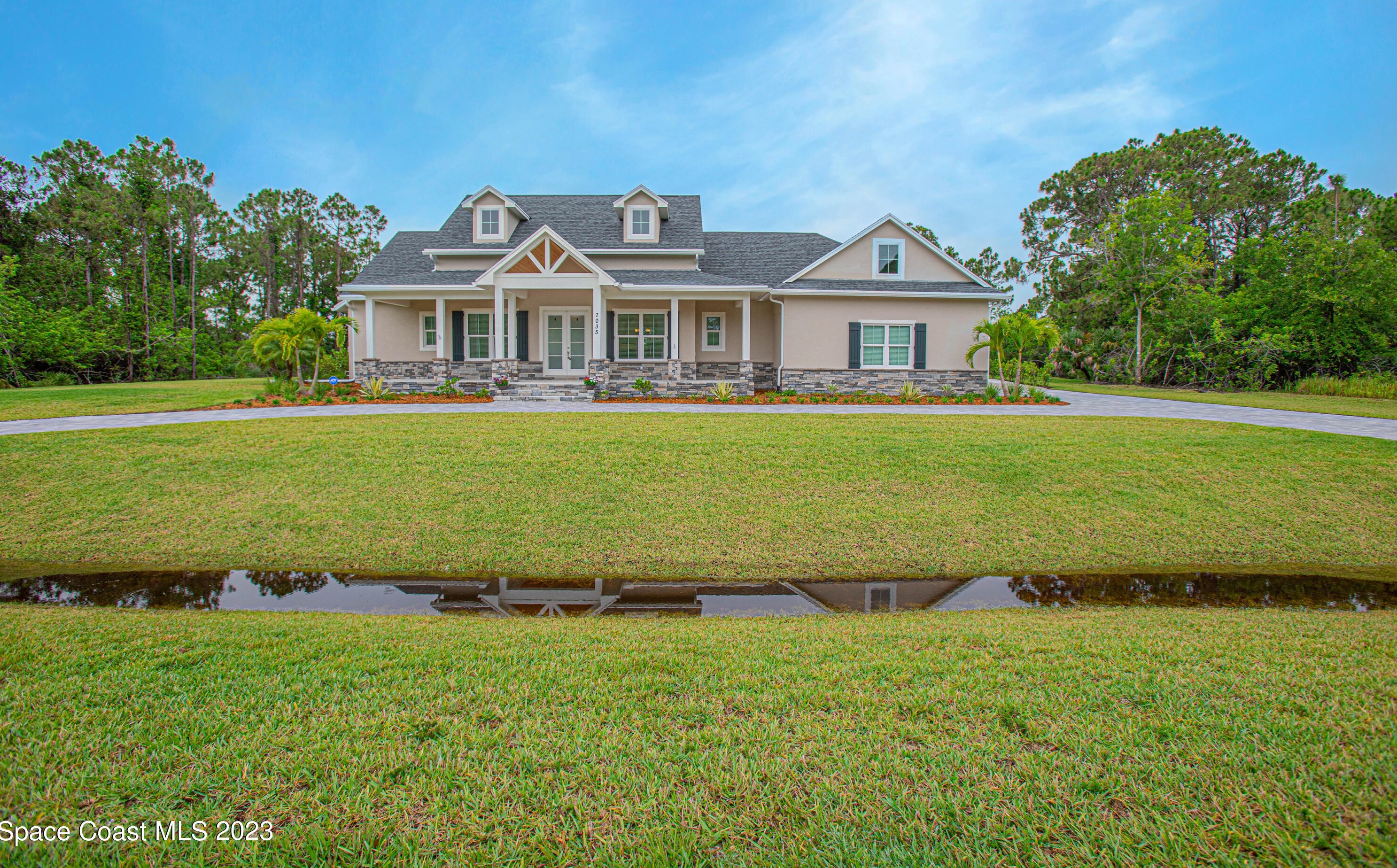 7035 Indian River Blvd, Melbourne, FL 32949-3401