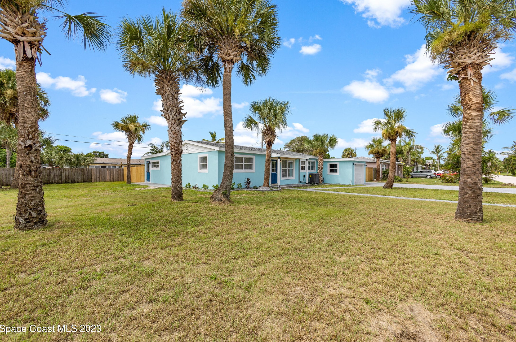 104 4th St, Melbourne, FL 32937-2132