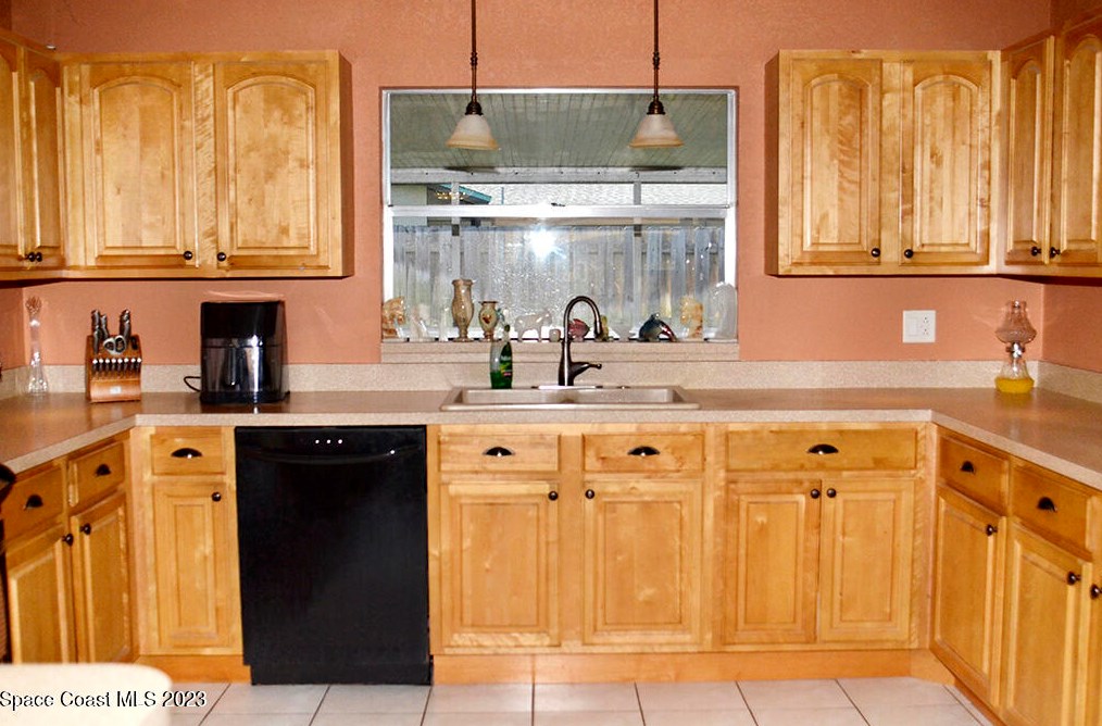 1475 Mars St, Merritt Island, FL 32953-3117
