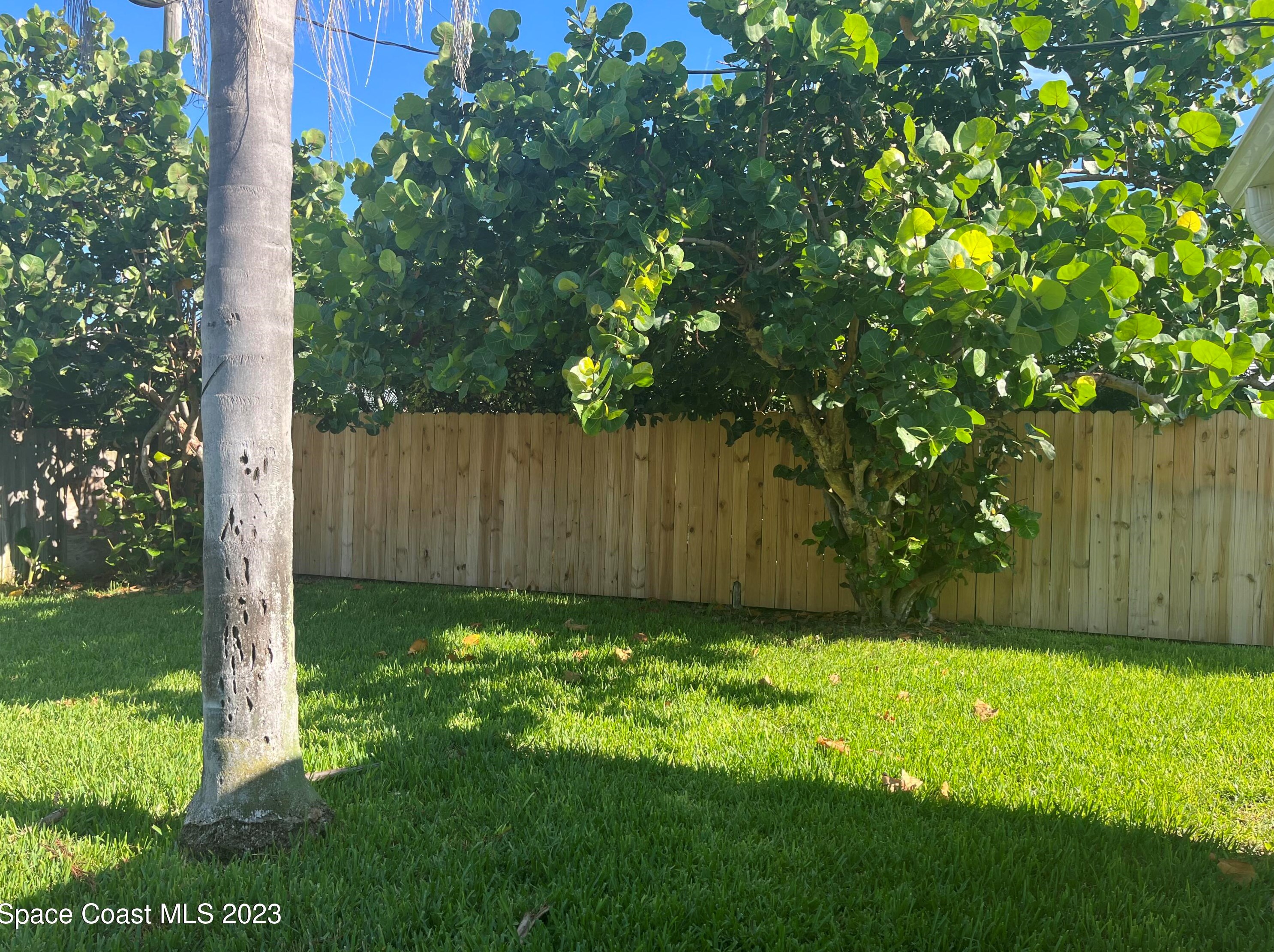 660 Palm Dr, Melbourne, FL 32937