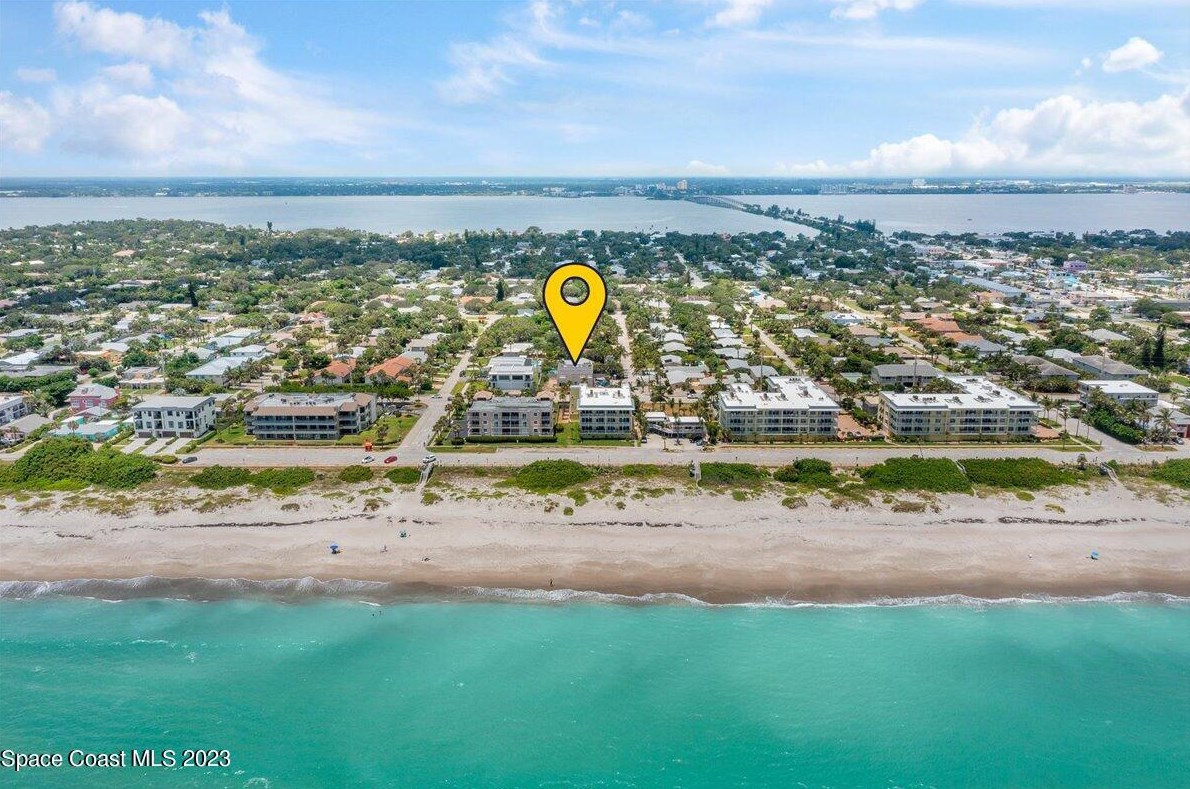 105 10th Ave, Melbourne, FL 32903-3208