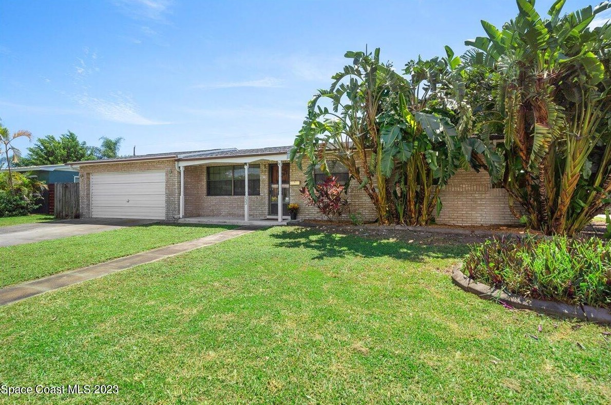 533 Clarke Ave, Melbourne, FL 32935-3018