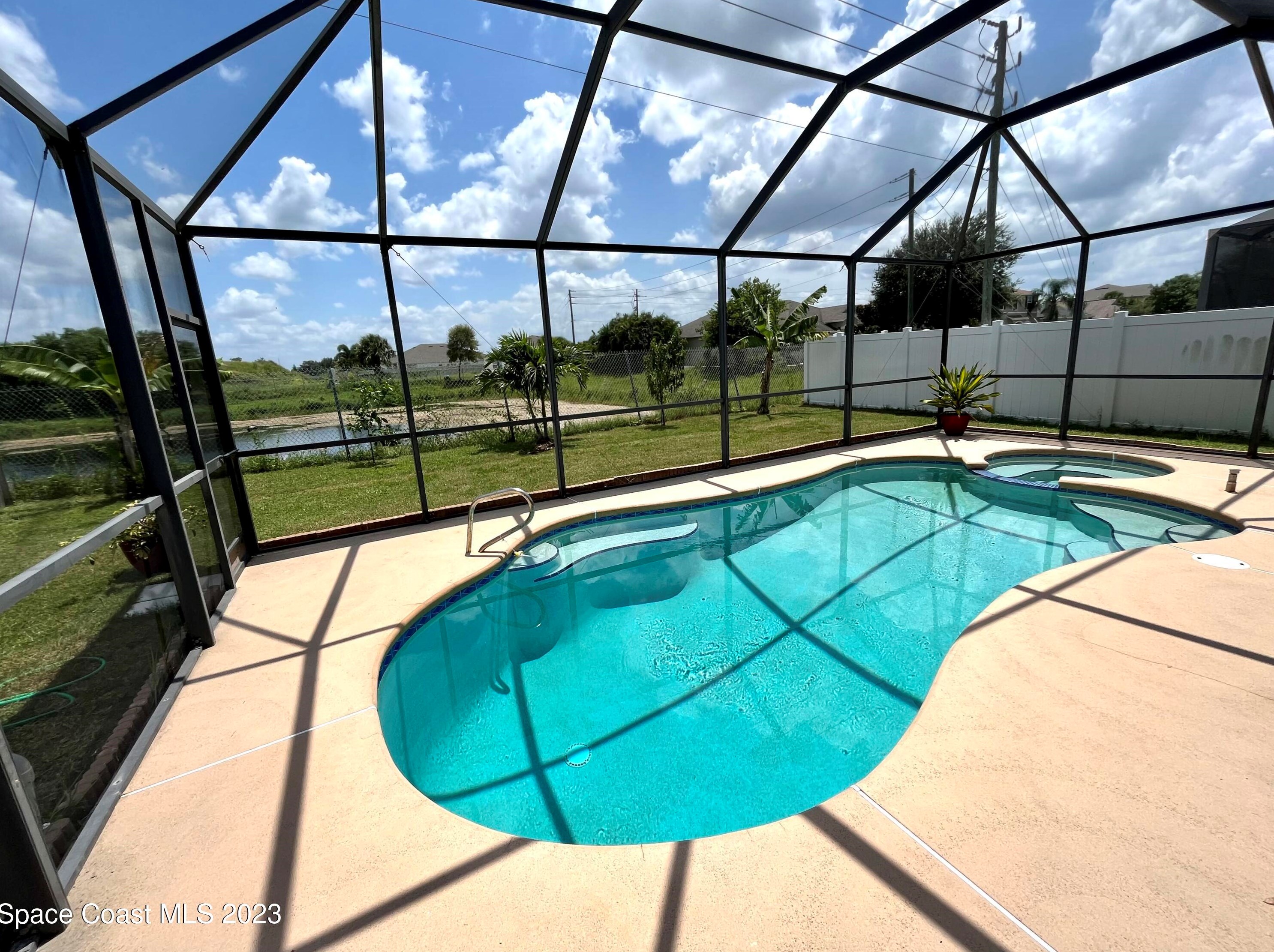 3252 Constellation Dr, Melbourne, FL 32940