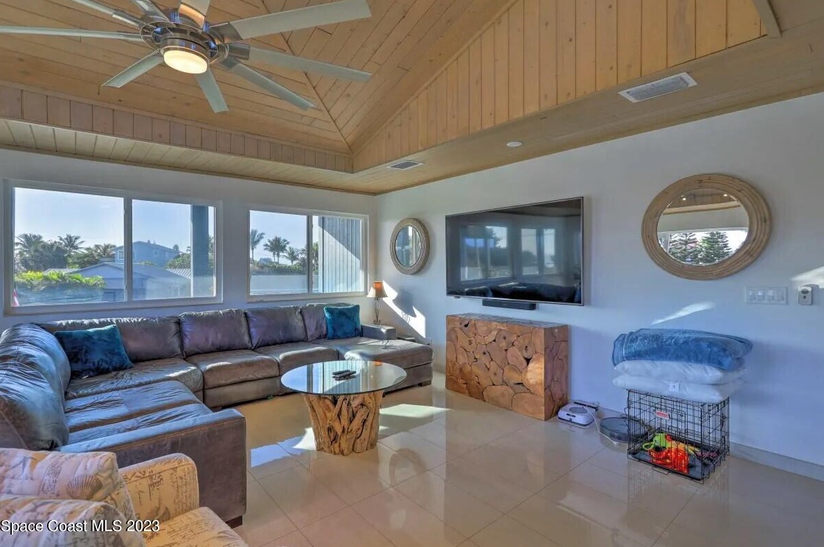 110 Sea Crst Dr, Melbourne FL 32951-3118 exterior