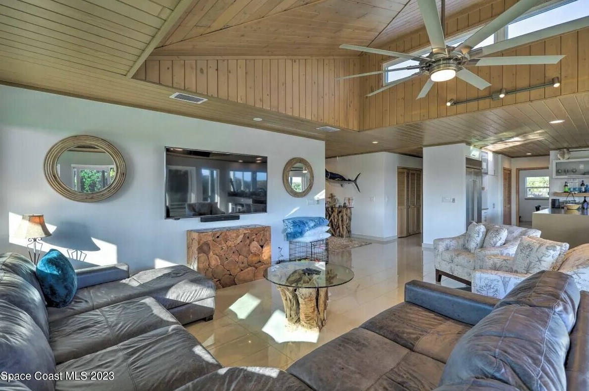 110 Sea Crst Dr, Melbourne FL 32951-3118 exterior