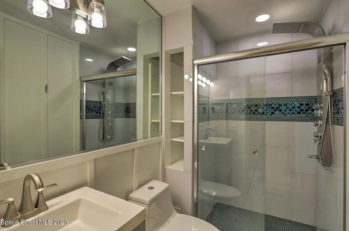 110 Sea Crst Dr, Melbourne FL 32951-3118 exterior